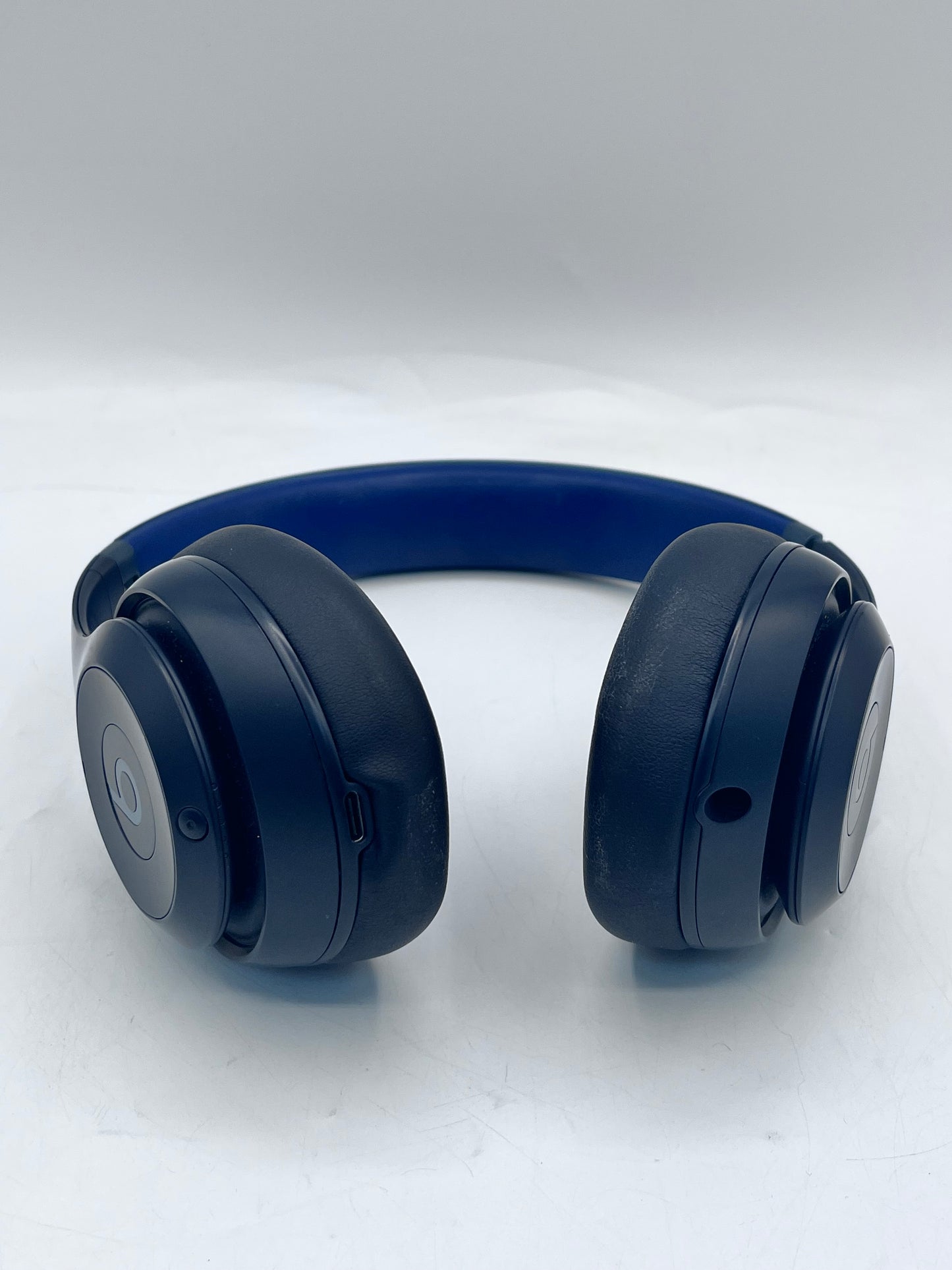 Beats Studio Pro Headphones with Carrying Case - Blue