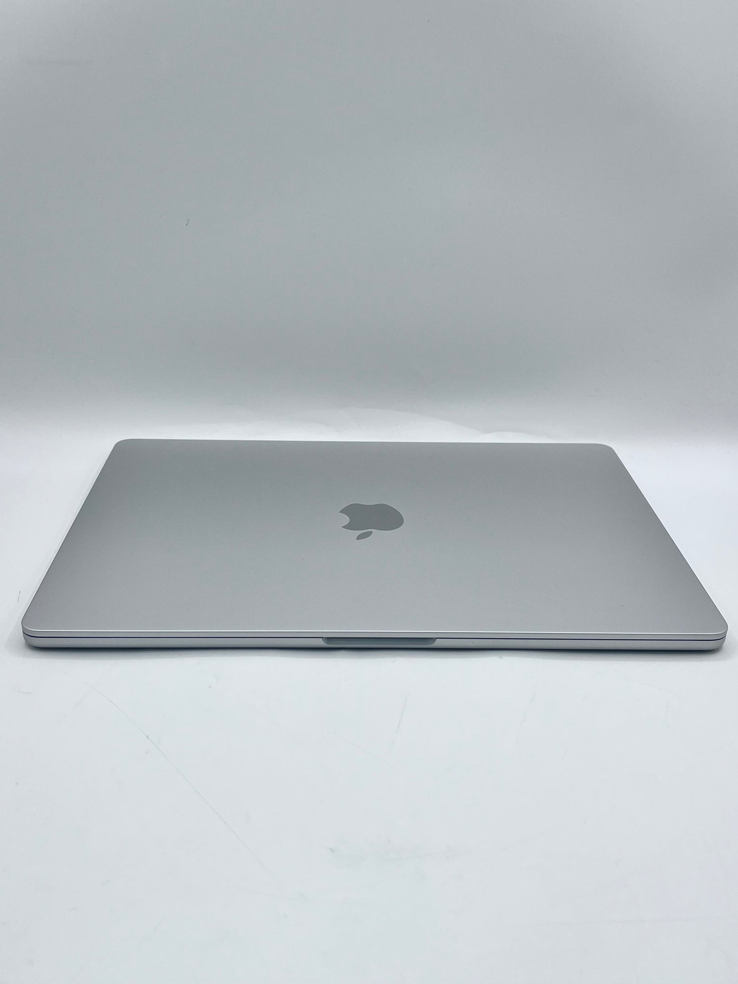 2025 Apple MacBook Air 15" 10C M4 CPU 10C GPU 32GB 1TB A3241 SLV READ