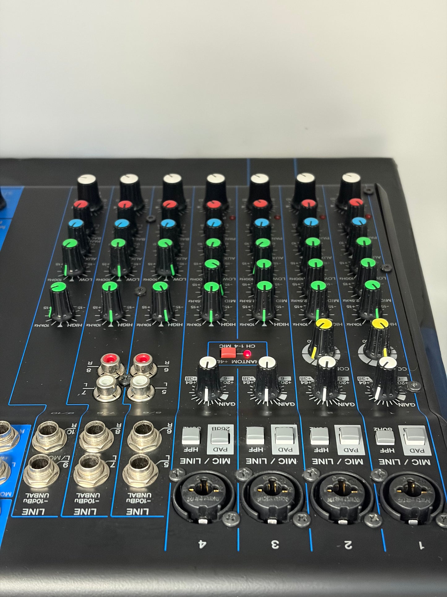 Yamaha MG10XU 10-Input Stereo Mixer with Effects - Black