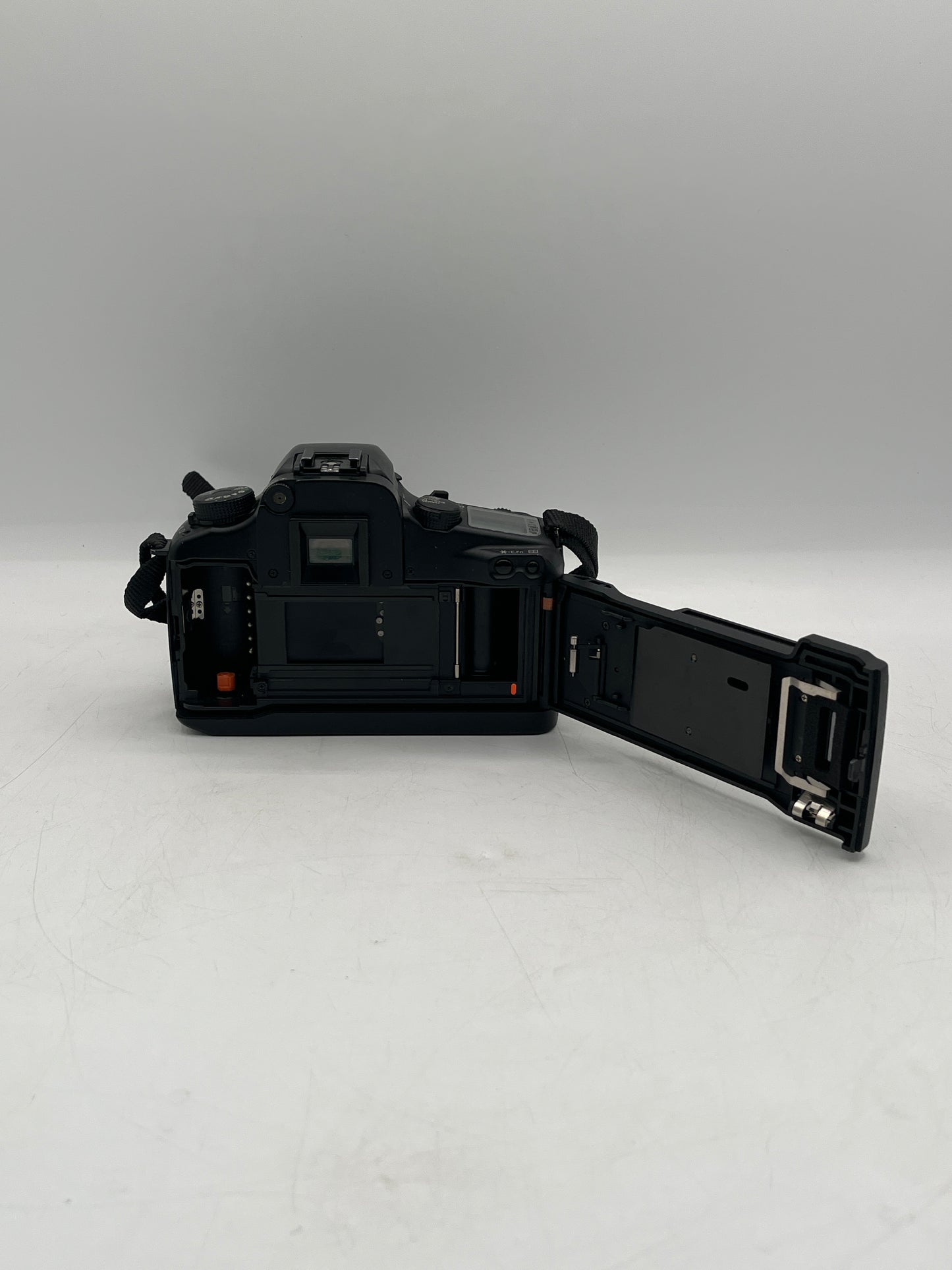 Canon EOS Elan 7E 35mm DSLR Camera Body with Strap READ