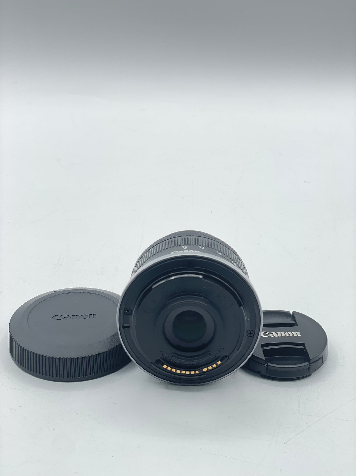 Canon RF-S 10-18mm F4.5-6.3 IS STM Ultra-Wide-Angle Zoom Lens, Mirrorless Black