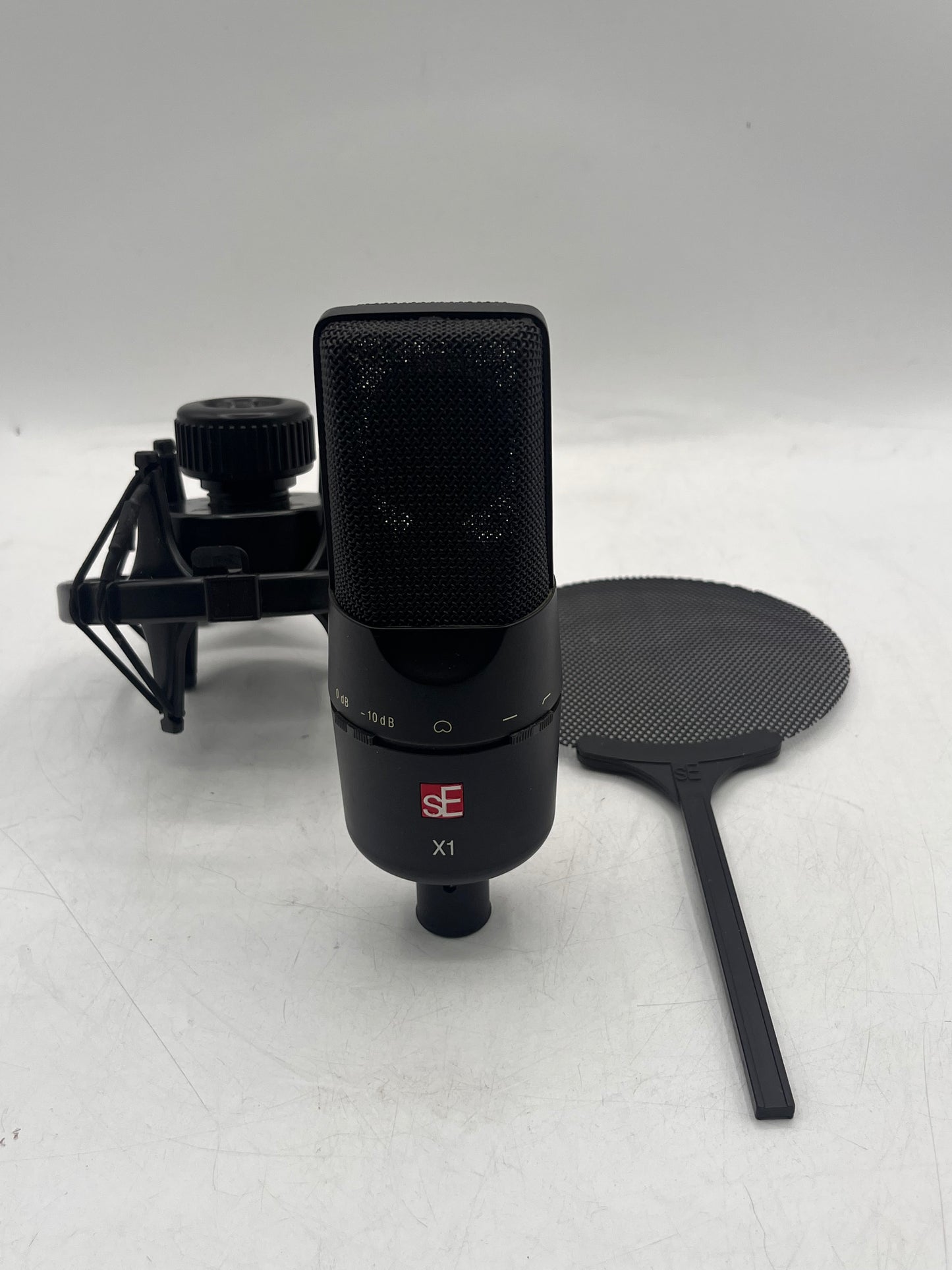 sE Electronics X1 Large Diaphragm Condenser Microphone Bundle + Pop Filter & XLR