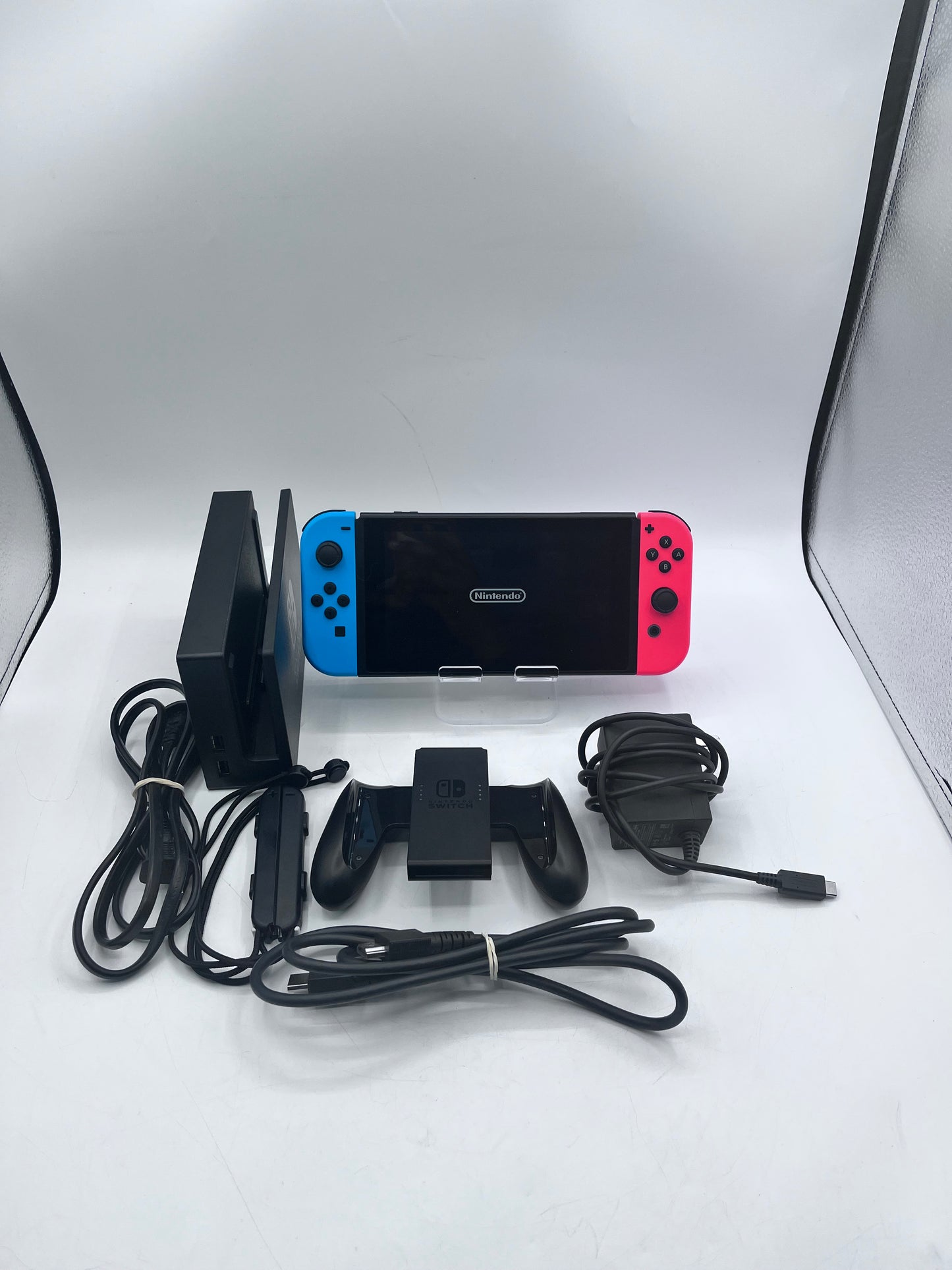 Nintendo Switch V2 Game Console (HAC-001(-01) w/ OEM Blue/Red Joycon)