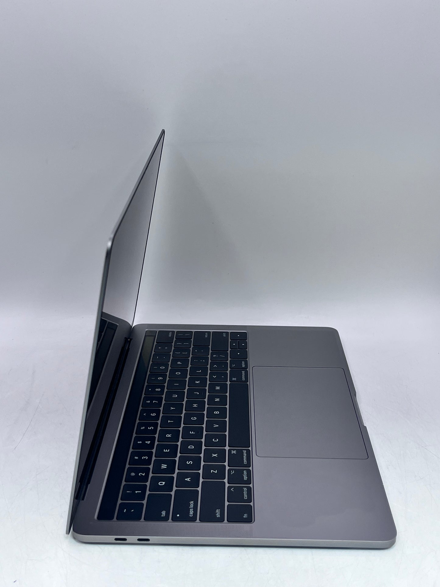 Apple MacBook Pro 13.3 " A1706 2017 - Intel i7, 16GB RAM, 512GB -  Silver