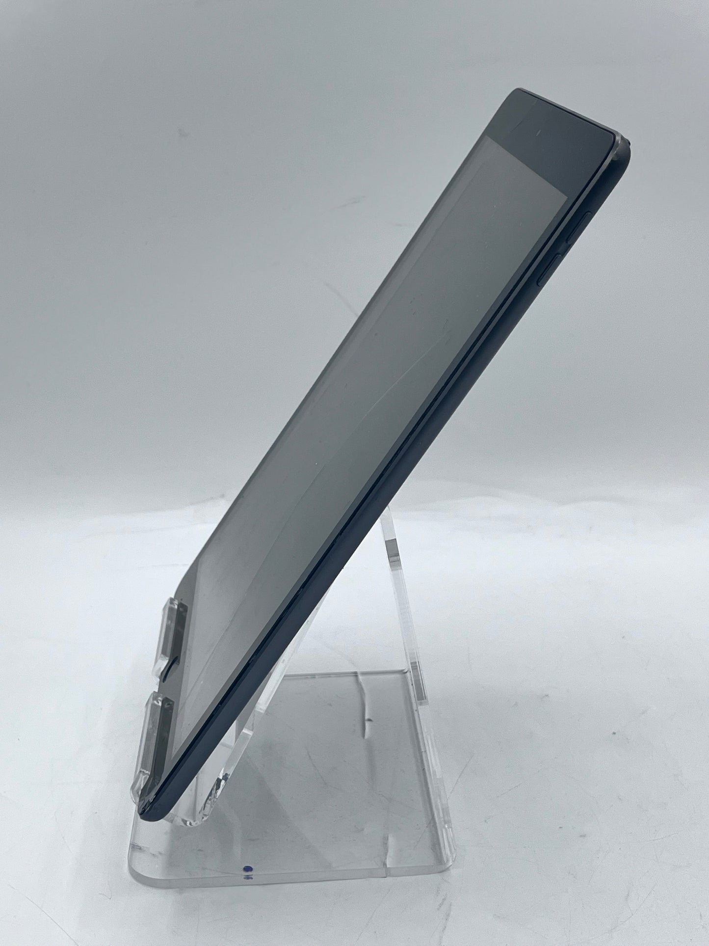 Apple iPad 8th Gen 32GB Wi-Fi Only A2270 MYL92LL/A Space Gray