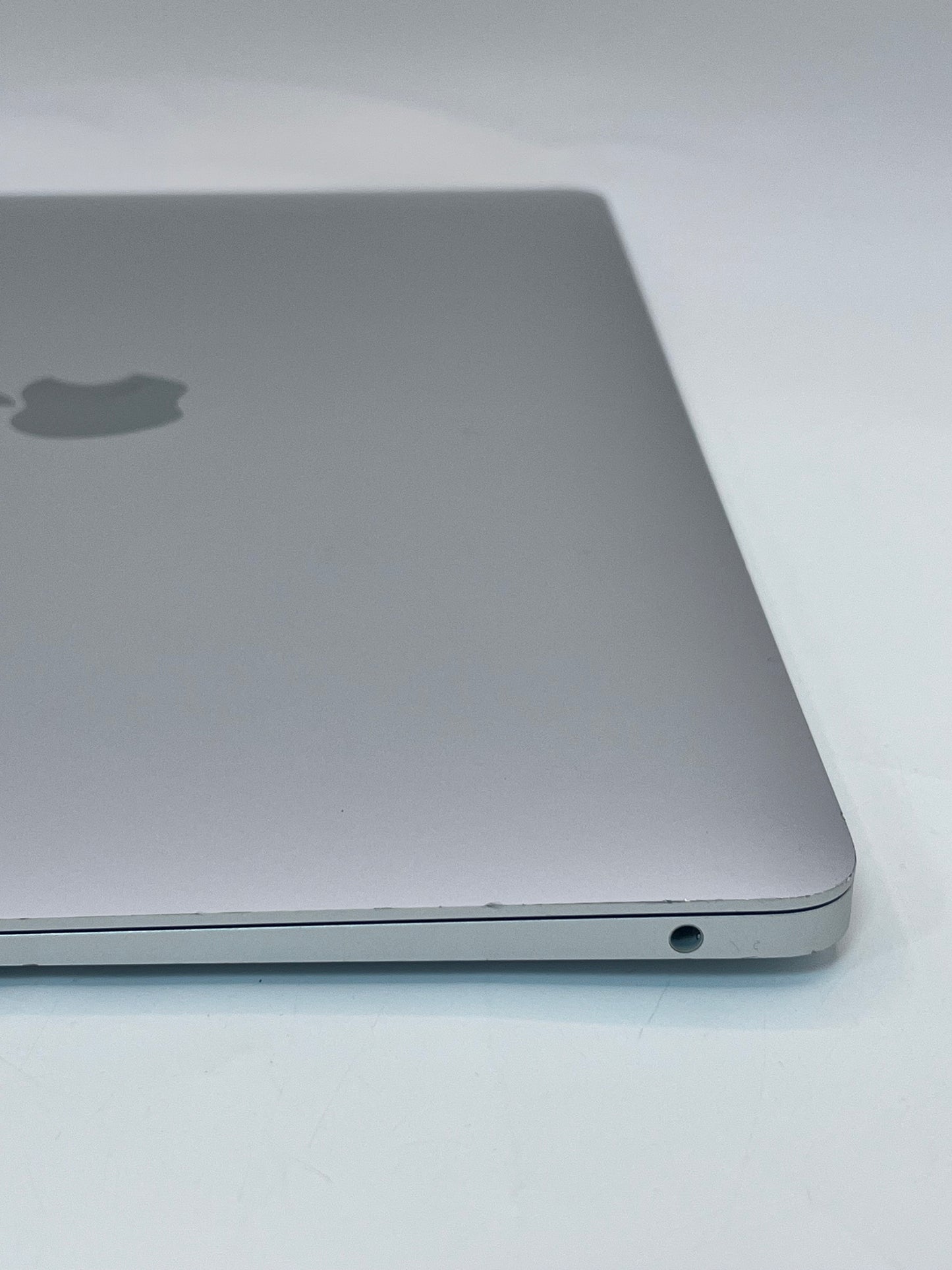 2020 Apple MacBook Air 13.3" M1 7C 8GB 256GB A2337 REMOTELY MANAGED