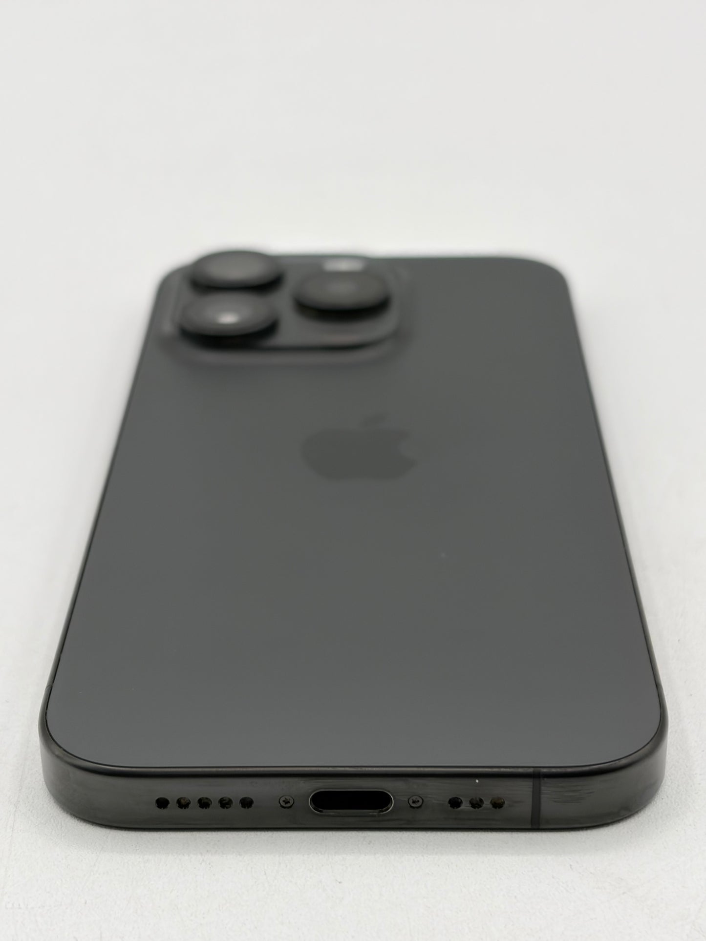 Unlocked Apple iPhone 15 Pro 128GB A2848 MTQM3LL/A Space Gray 88% Battery Health