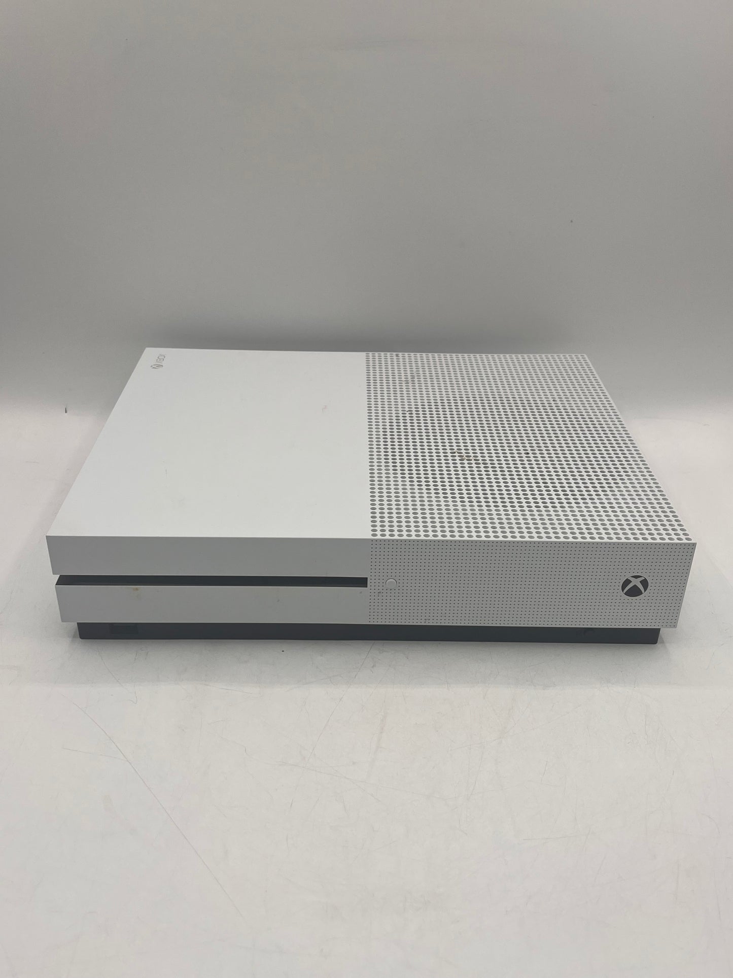 Microsoft Xbox One S (1681) 2016 Black 1TB Console 1 Controller HDMI Cable
