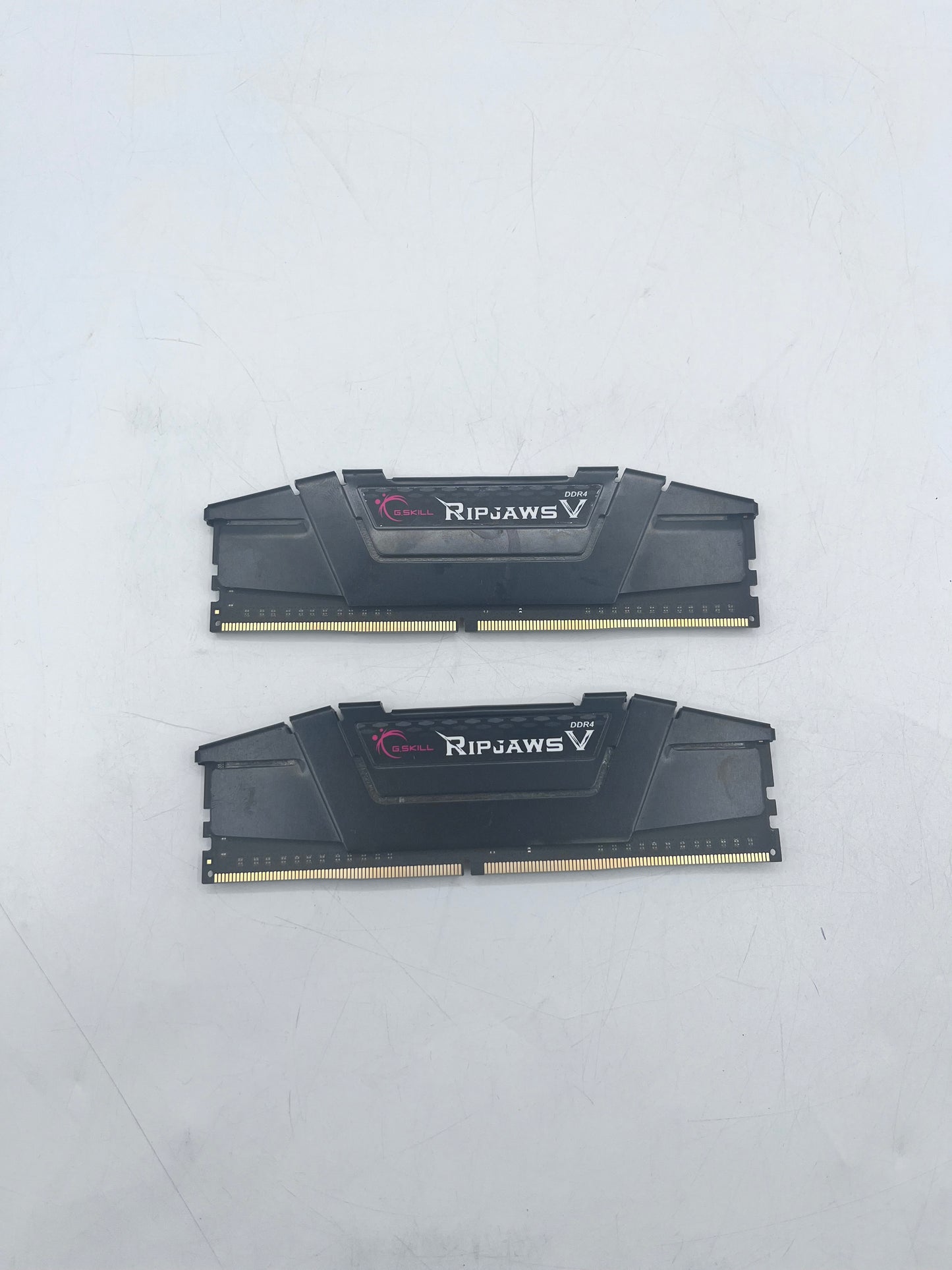 G.Skill Ripjaws V 16GB(8GBx2) PC4-25600 DDR4-3200 Desktop RAM F4-3200C16D-16GVKB