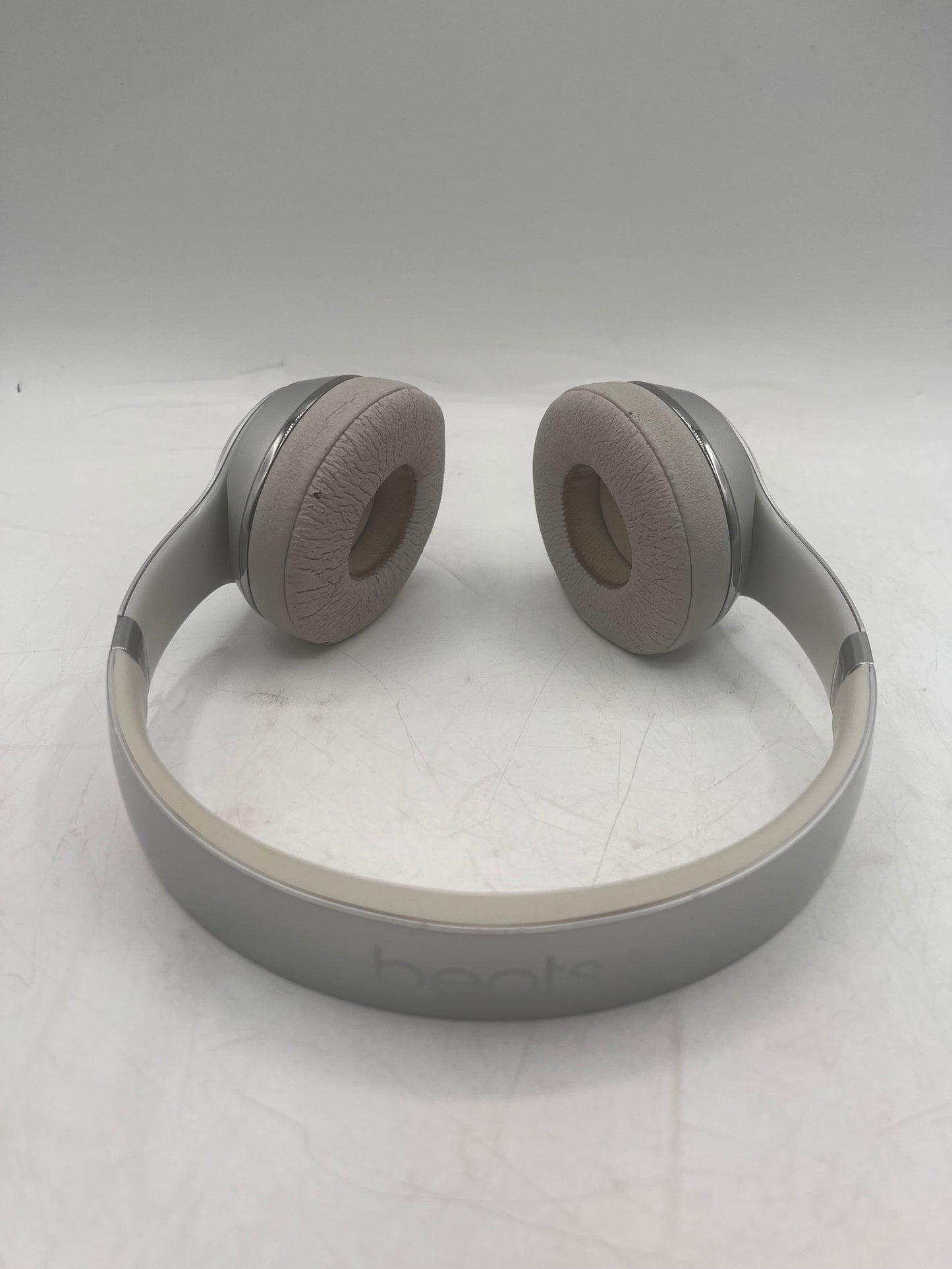 Beats Solo3 Wireless Bluetooth Over-Ear Headphones - Silver (MT293LL/A)