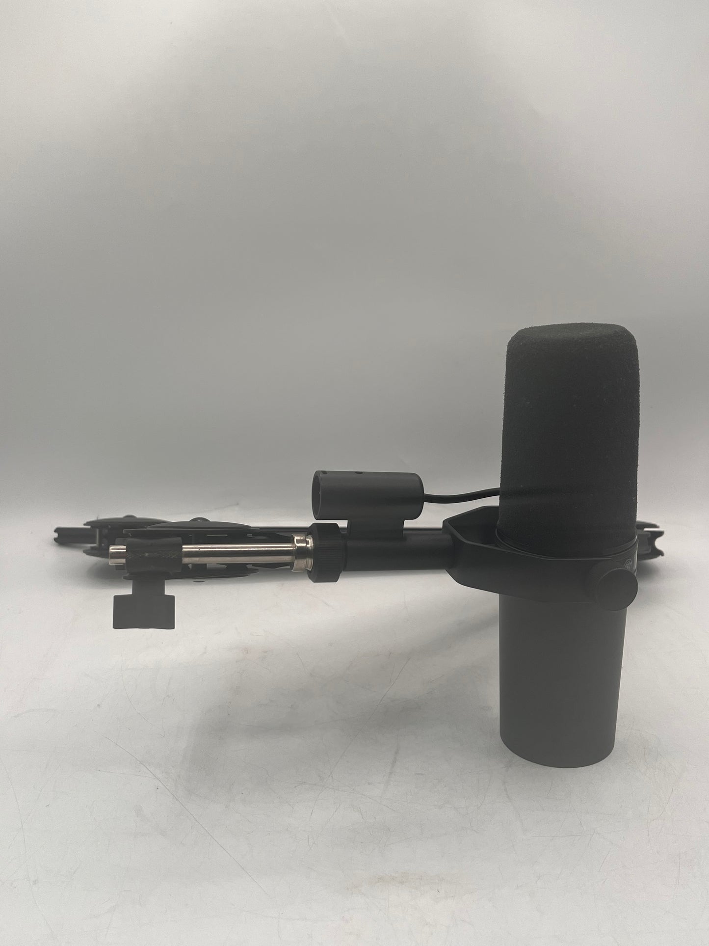 Shure SM7B Cardioid Dynamic Vocal Microphone With Microphone Stand Free Shipping