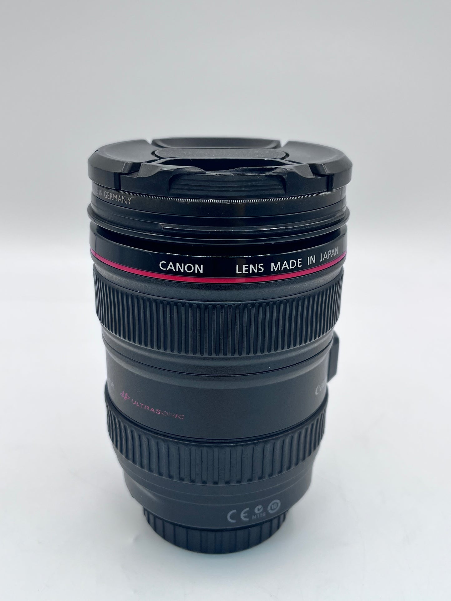 Canon EF 24-105mm F/4L IS USM Zoom Lens with Caps and Carrying Case READ