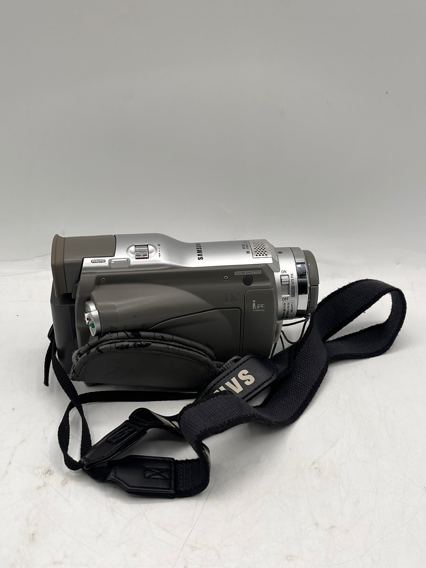 Samsung SCD23 SC-D23/XAA 0.3MP Mini DV Camcorder w/ Charger Tested
