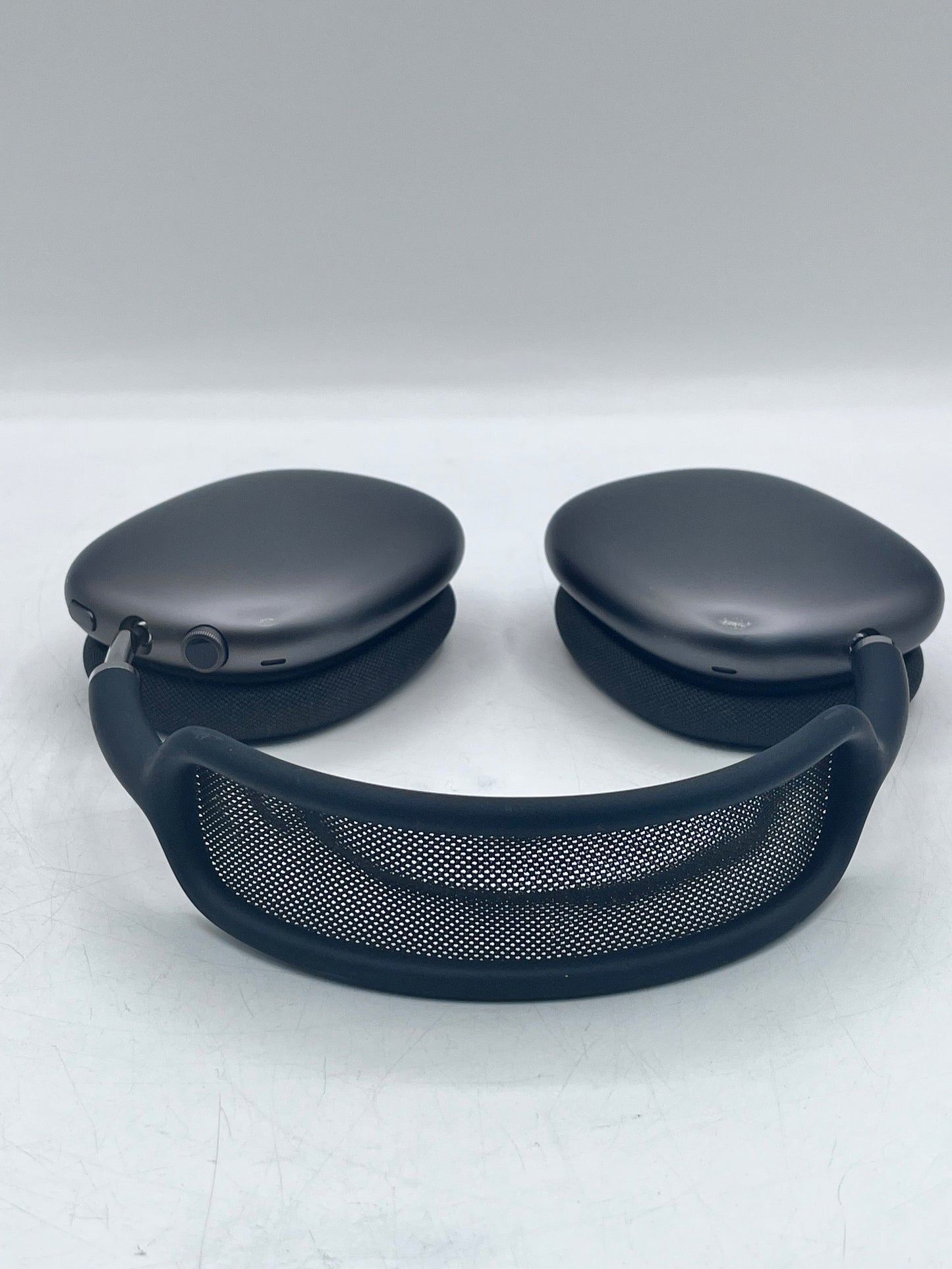 Apple AirPods Max A2096 MGYH3AM/A Over-Ear Headphones with smart case- Space Gray