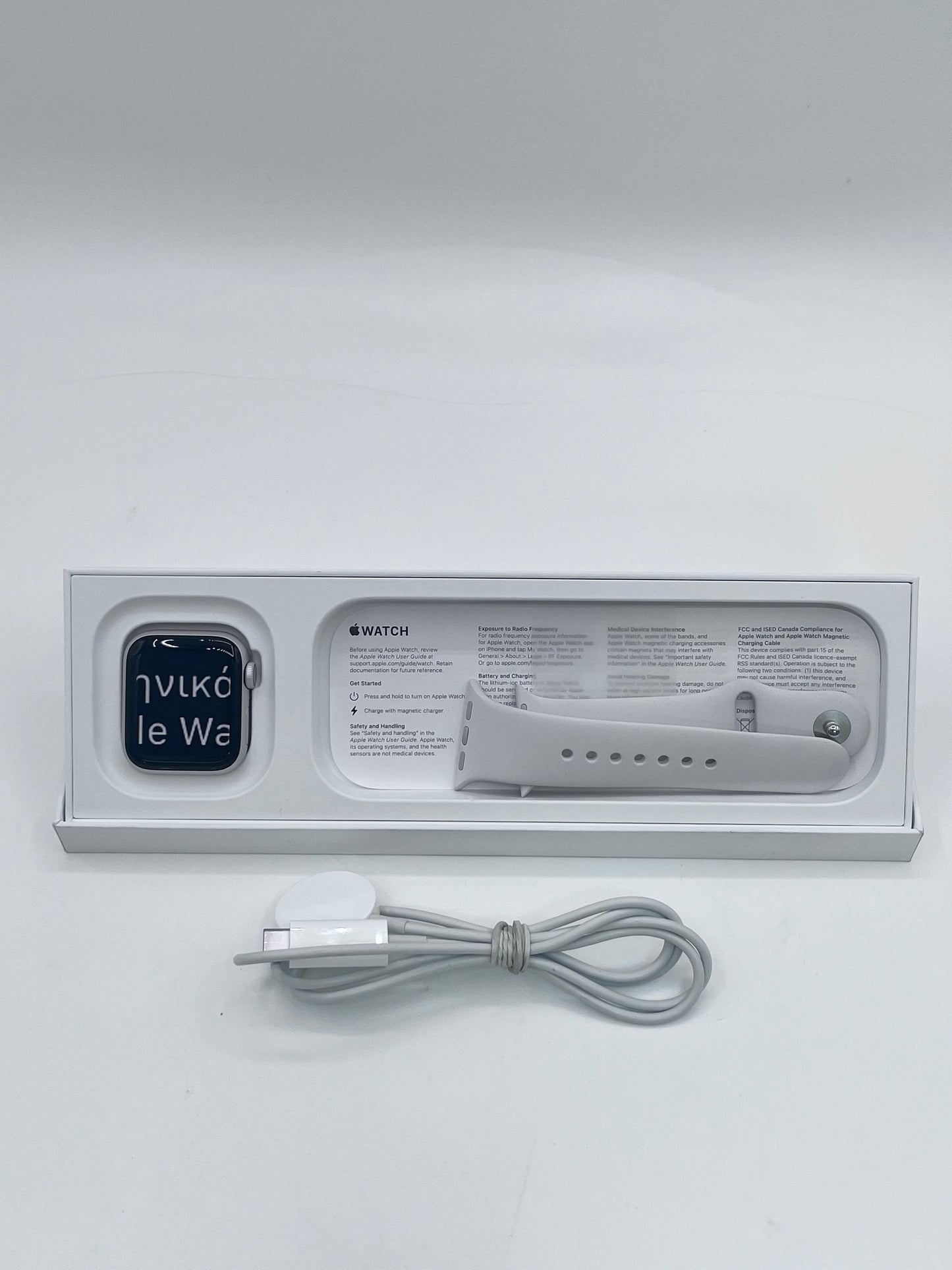Apple SE 2nd Gen Smart Watch 40mm GPS + LTE32GB  - White