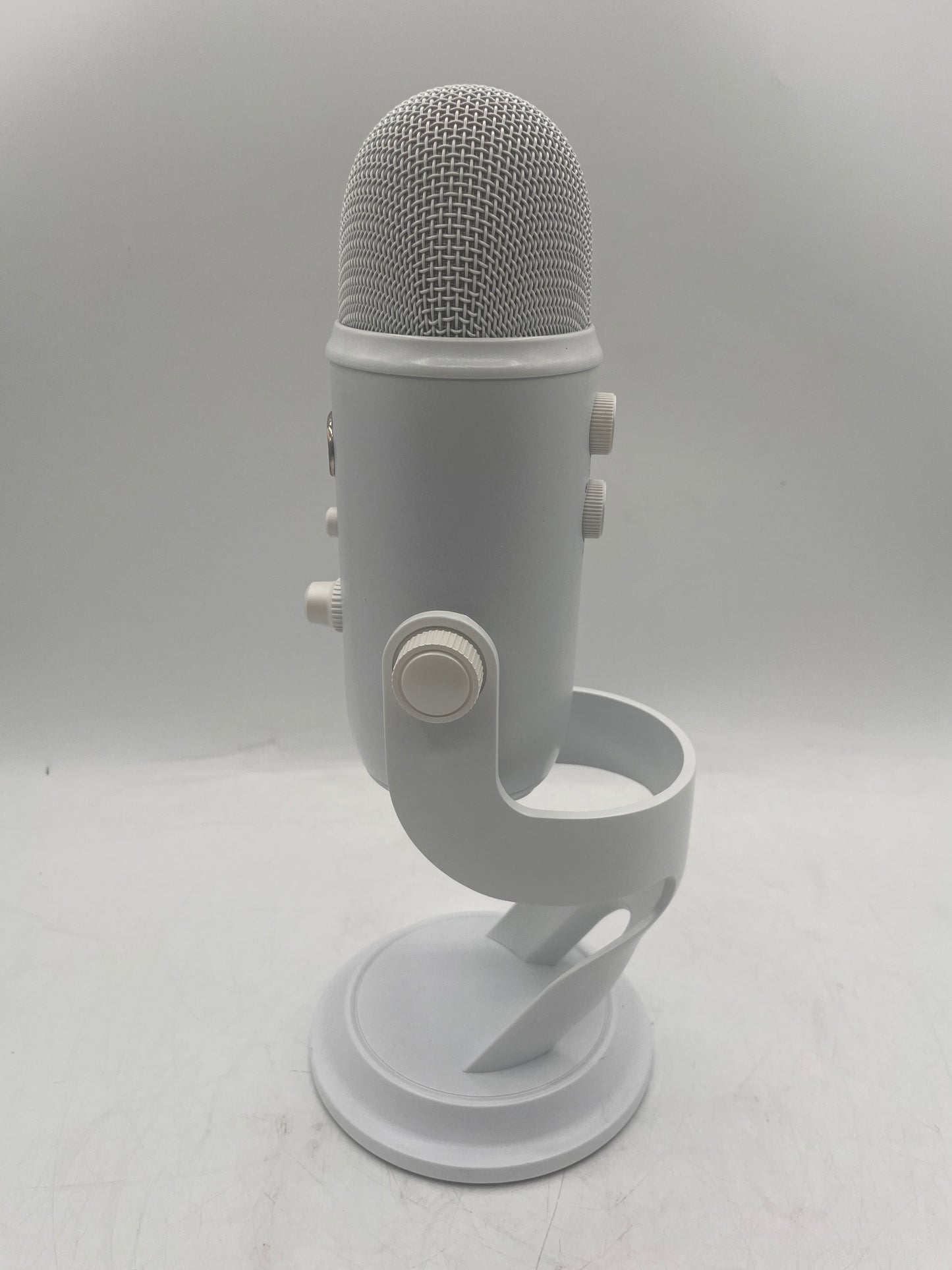 Blue Yeti A00132 Condenser Studio Microphone White