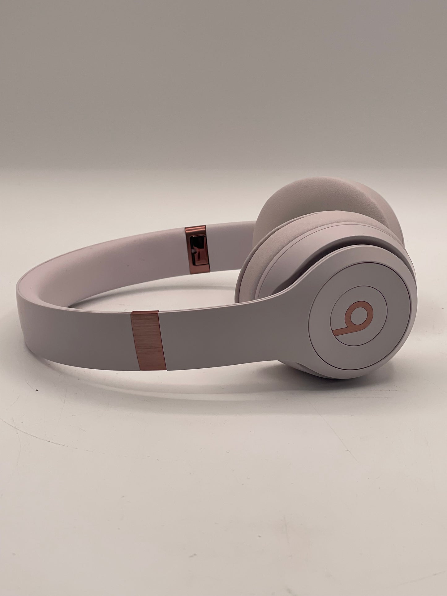 Beats Solo 4 True Wireless On-Ear Headphones - Cloud Pink Excellent Condition
