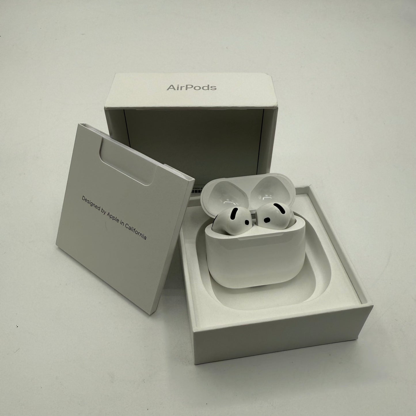 Apple AirPods 4th Gen Complete Set A3050 Bluetooth White 2024