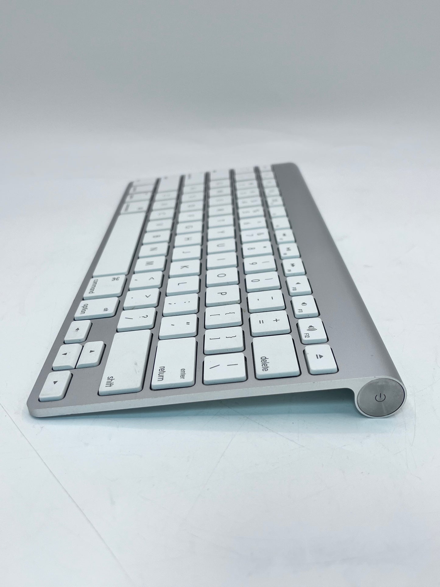 Apple Wireless Keyboard A1314 - White