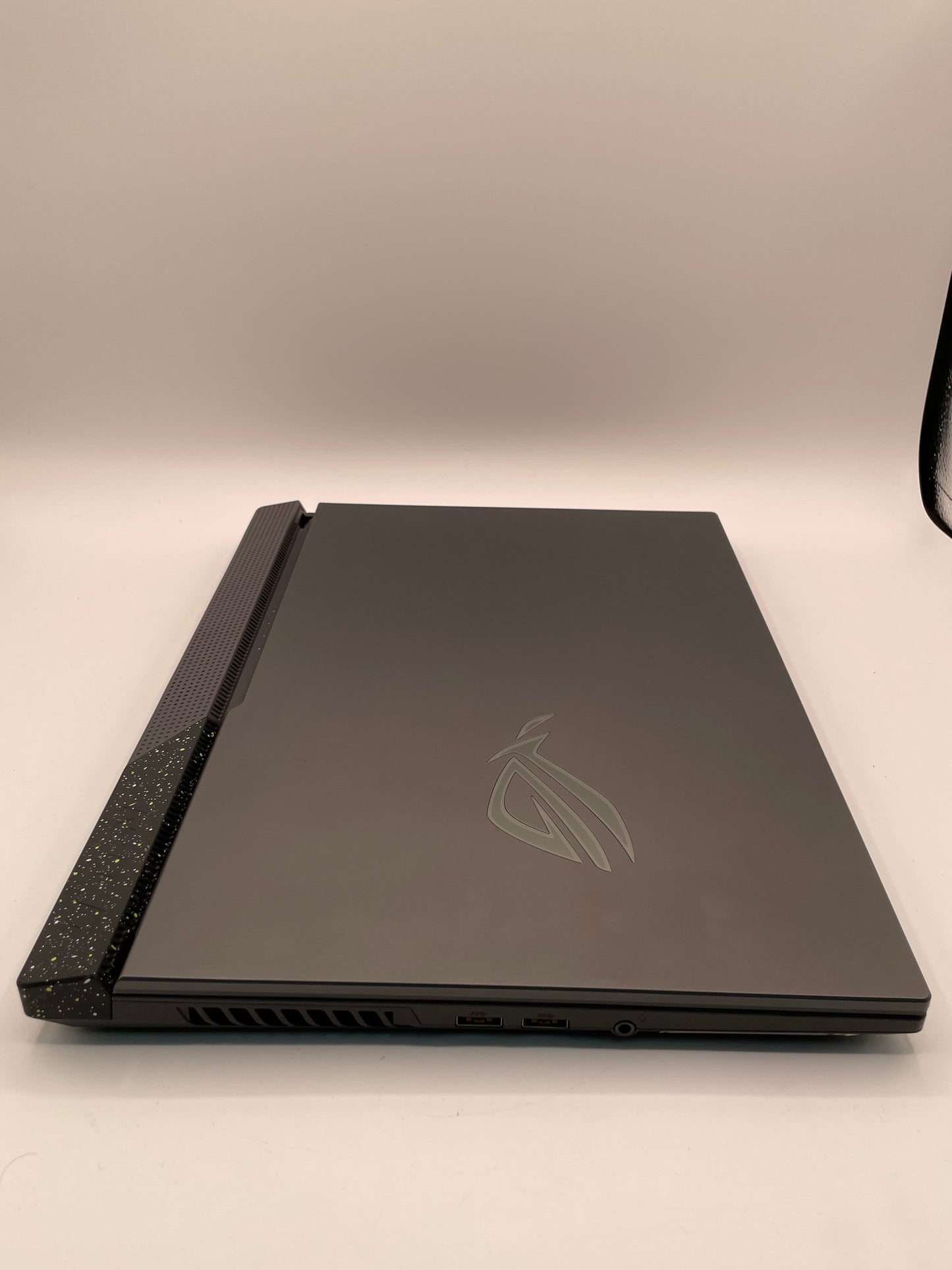 Asus Nvidia GeForce RTX 3050 14" Laptop - AMD Ryzen 7, 16GB RAM, 1TB HDD, New Open Box