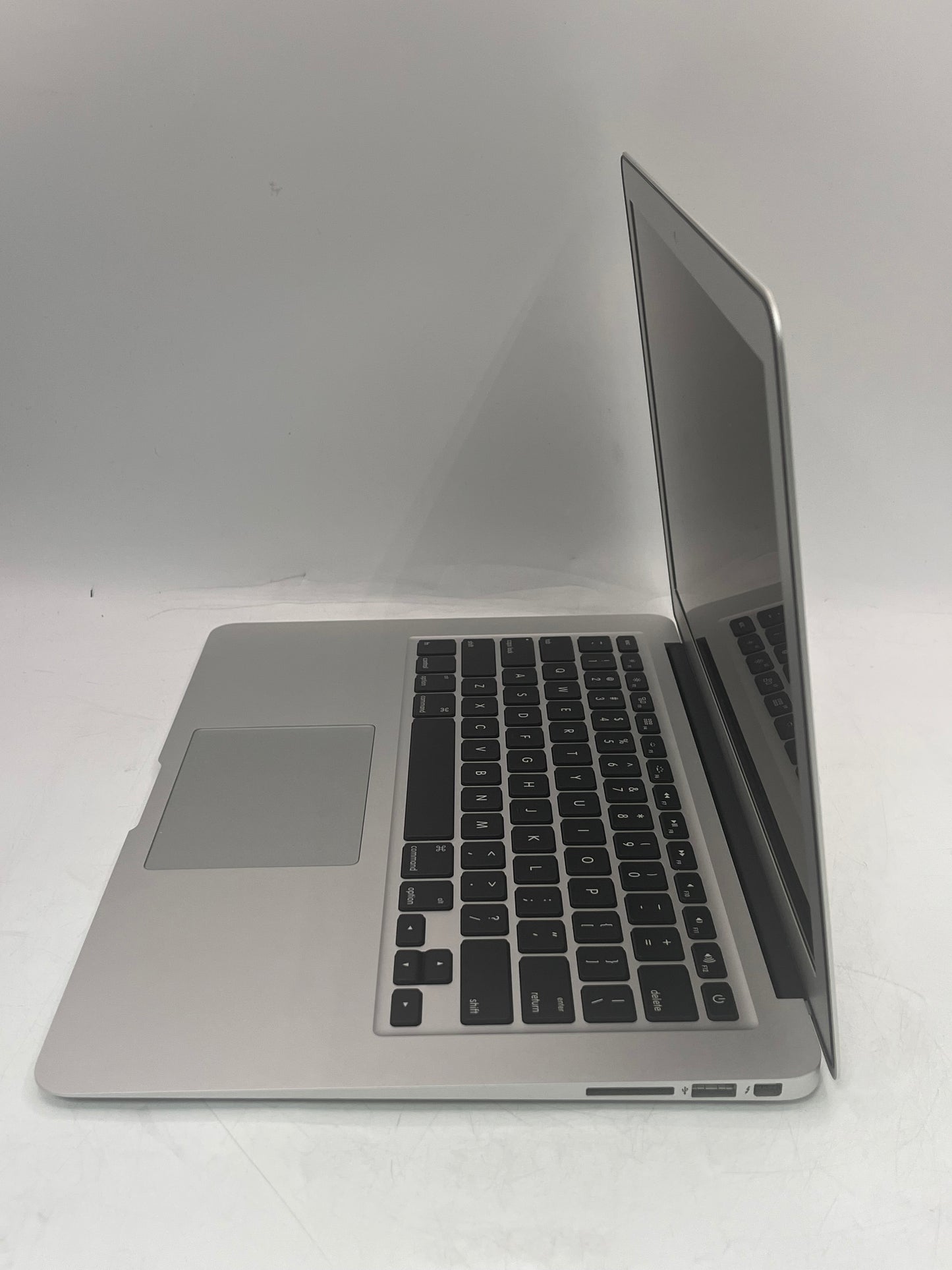 Apple MacBook Air 13" A1466 2017 Core i5 8GB 128GB Silver NO OS CYCLE COUNT 10