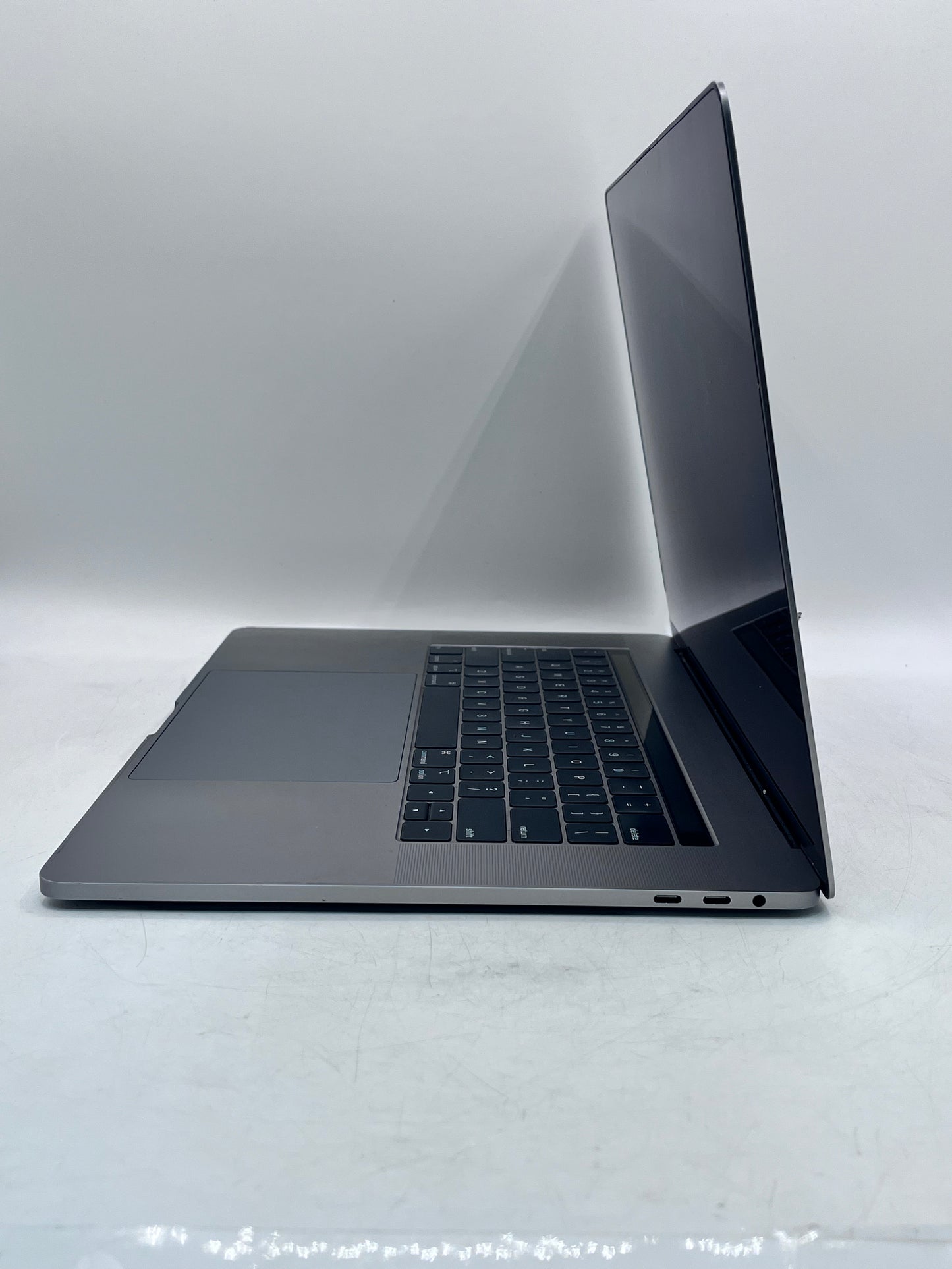 2018 Apple MacBook Pro 15" i9 16GB 1TB A1990 Space Gray READ