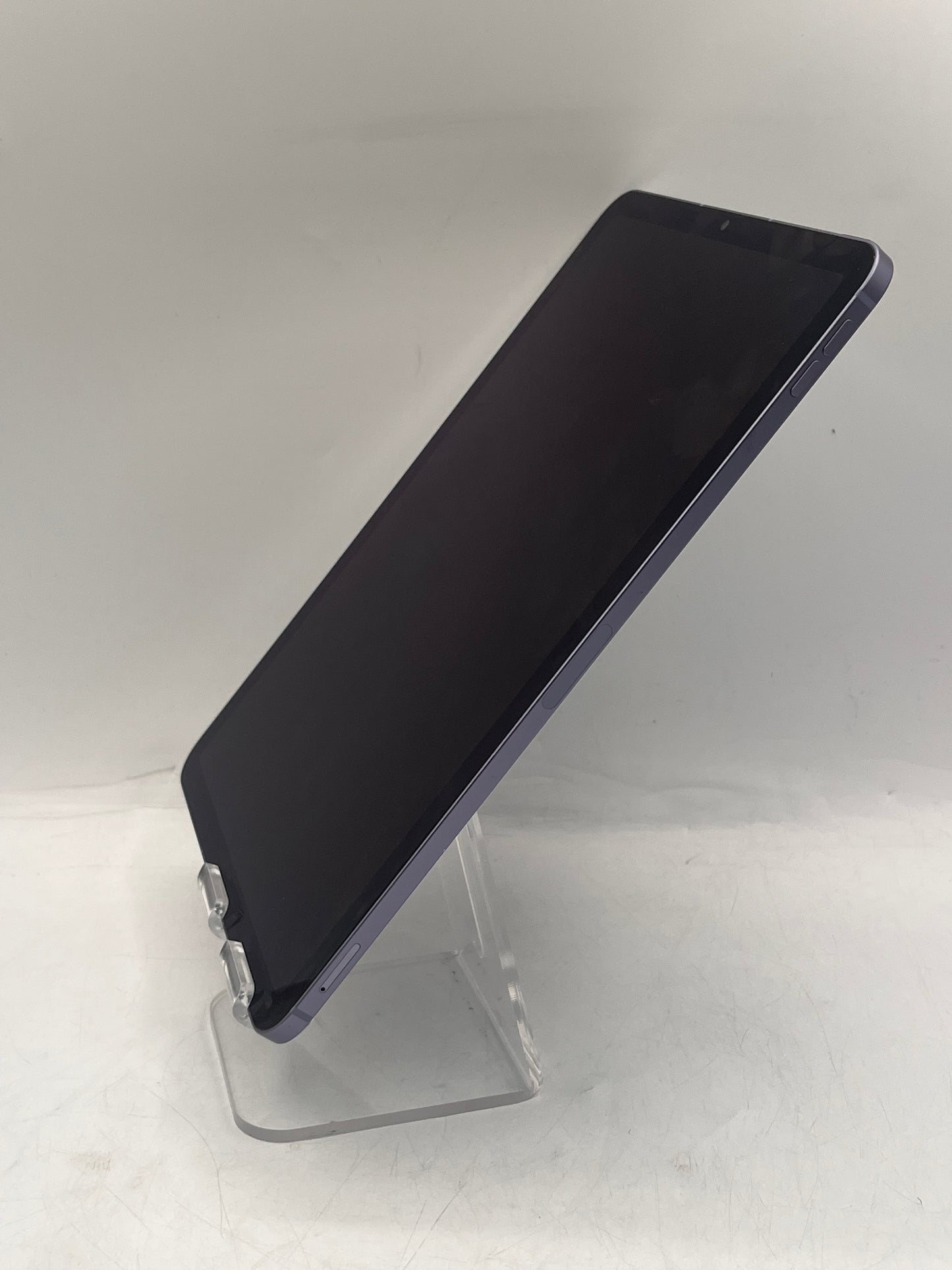 Apple iPad Air (5th Gen) A2589 MMWE93LL/A 64GB Wi‑Fi Only Tablet + Stylus + Keyboard - Purple