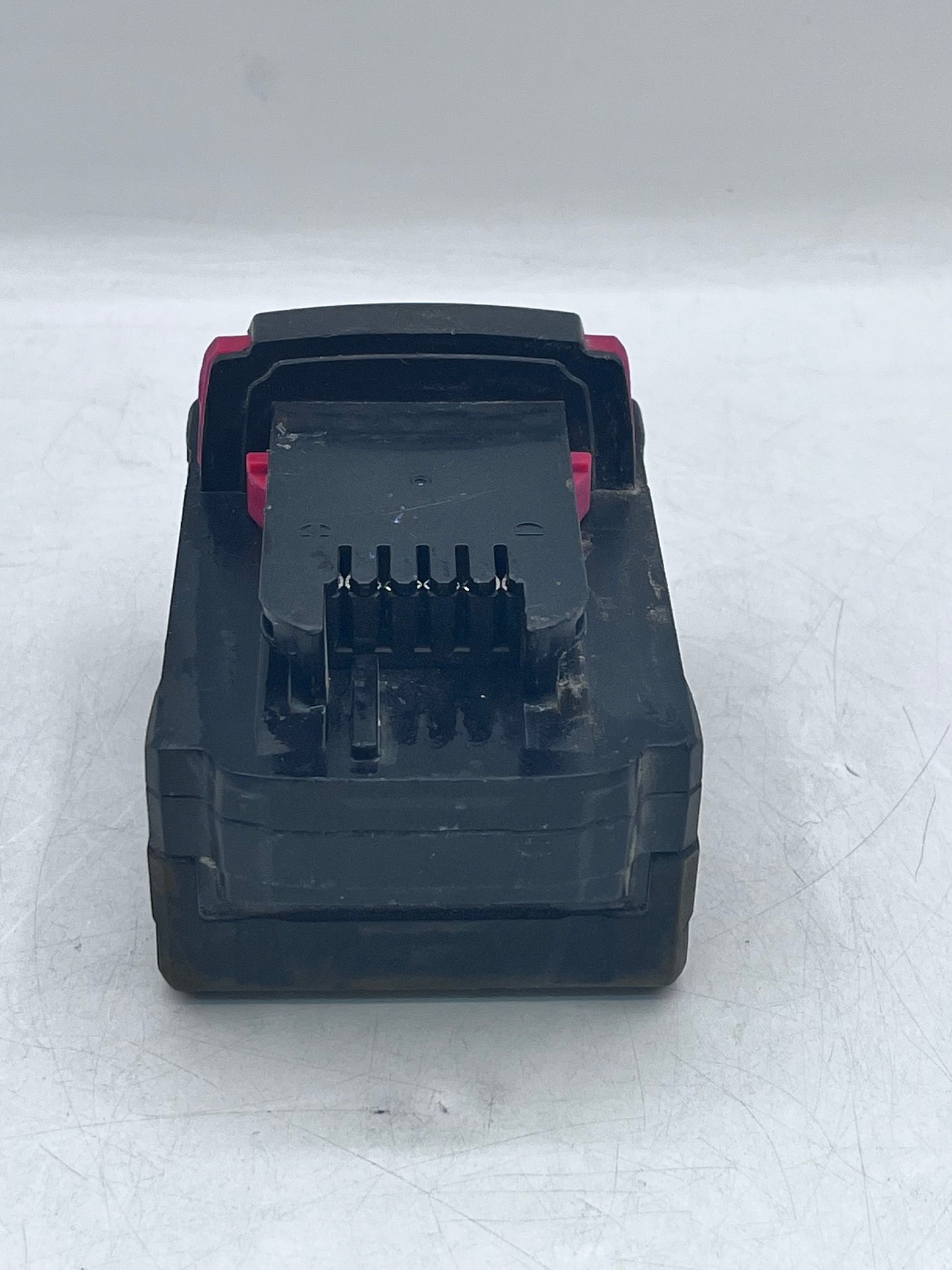 Milwaukee M18 Lithium XC 5.0 Battery 18V 5Ah - Red, Black