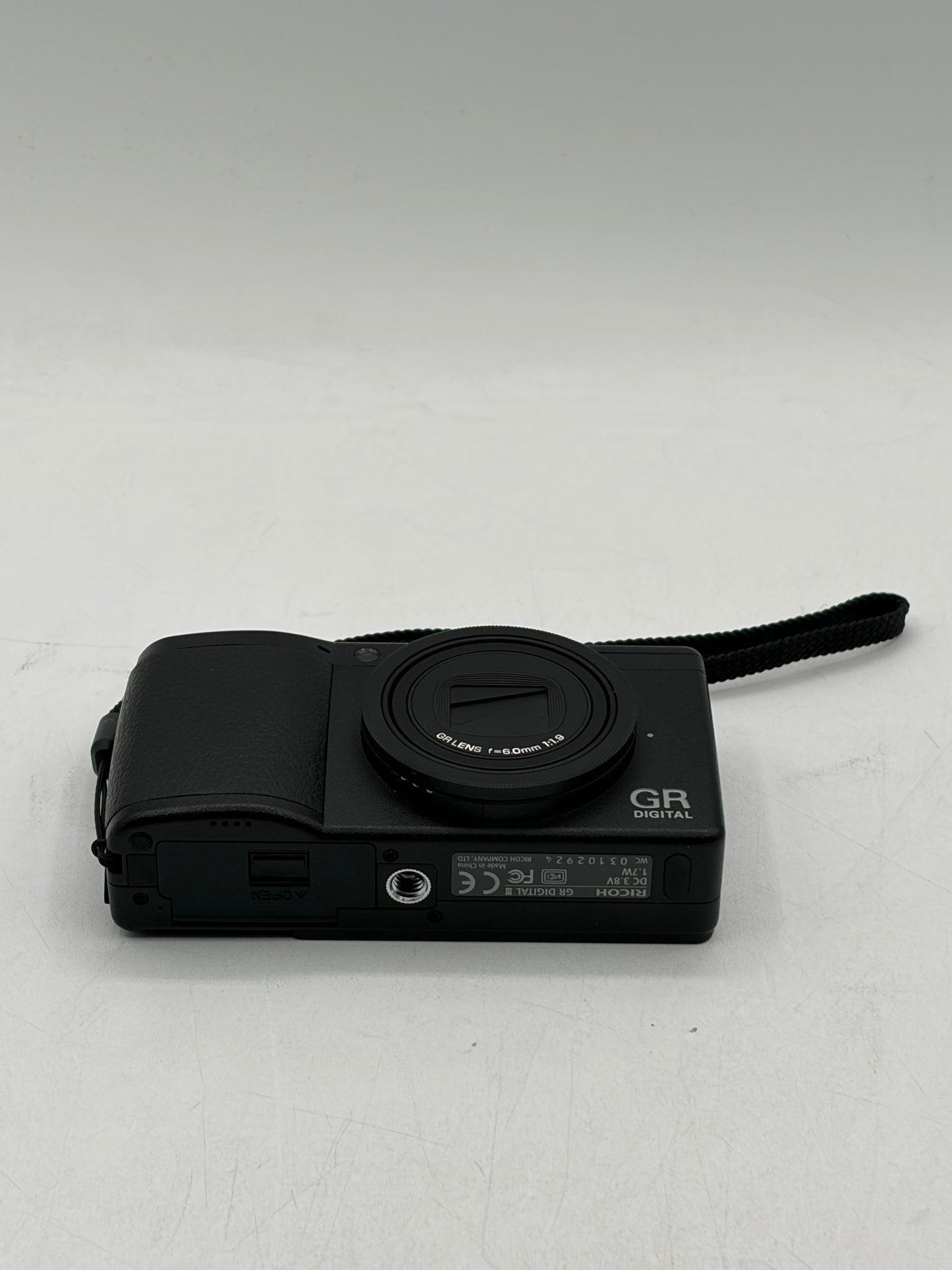RICOH GR Digital III Compact Digital Camera 10.0MP - Black RICOH GRD3