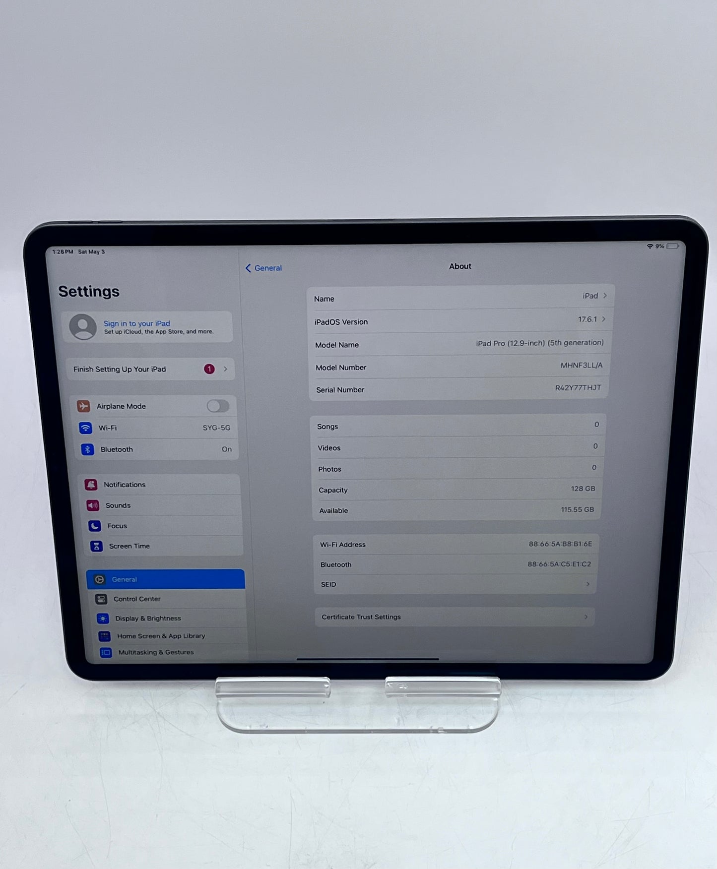iPad Pro 12.9 5th Gen Space Gray 128 GB-Wi-Fi only, Good Condition