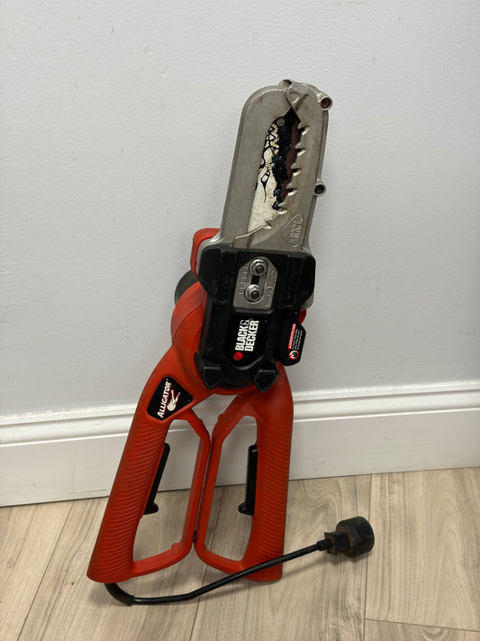 BLACK+DECKER LP1000 Alligator Lopper 4.5A Corded Electric Pruning Saw 4" Cut