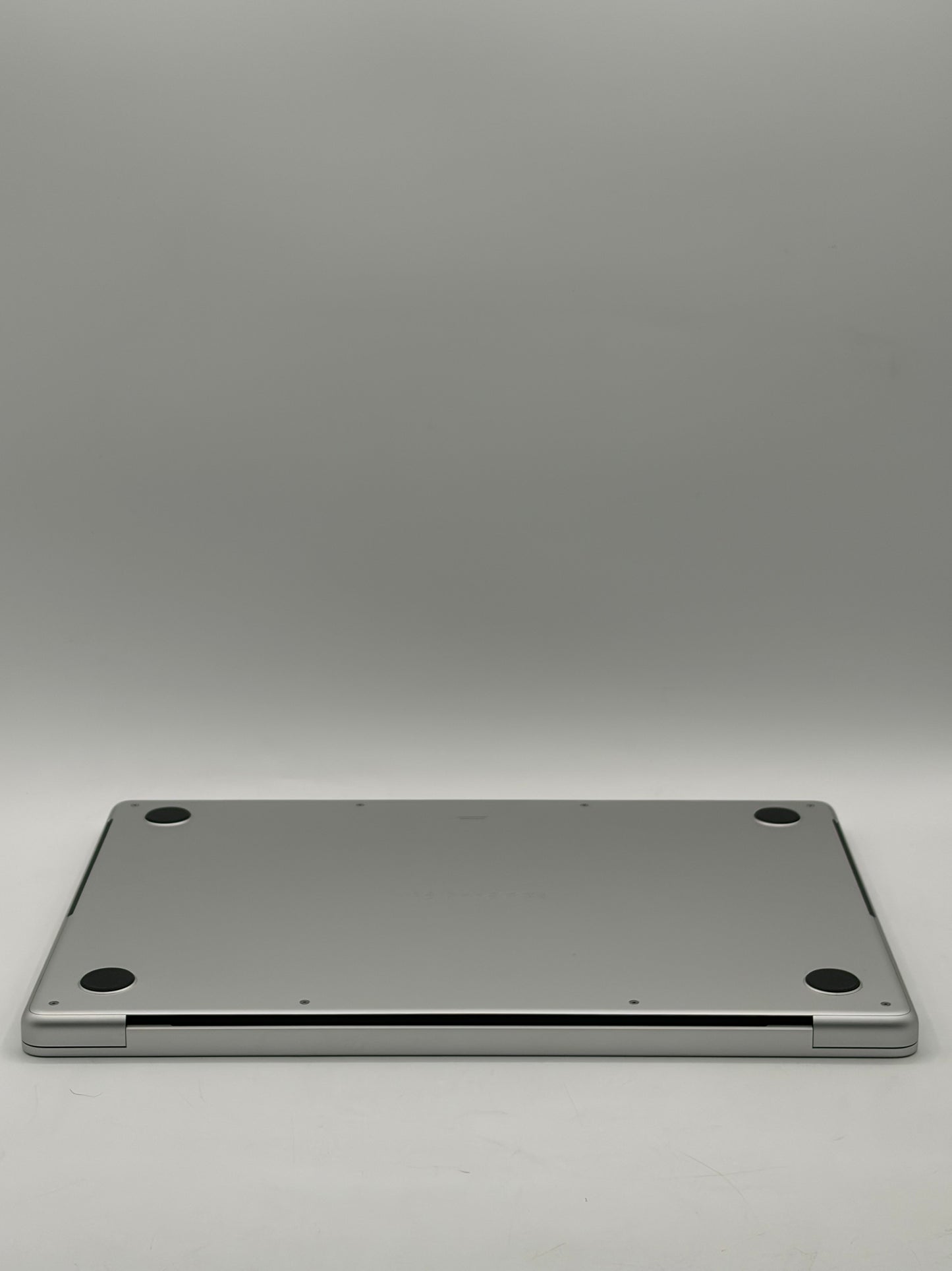 2025 Apple MacBook Pro 14" M5 10C CPU 10C GPU 24GB 1TB - Silver A3434 MDE64LL/A