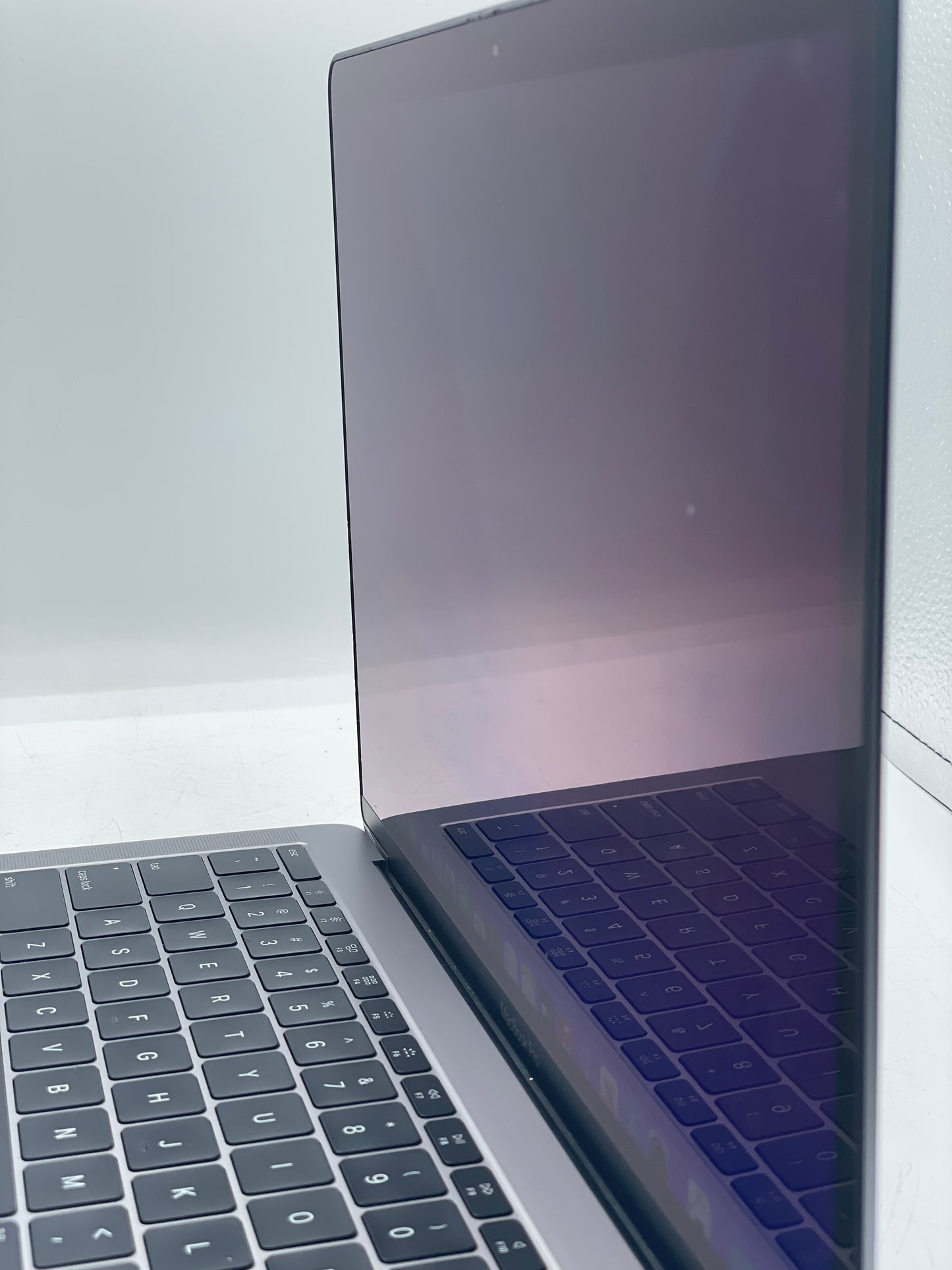 Apple MacBook Pro 13" A1708 2017 - i5 | 8GB | 256GB - Space Gray