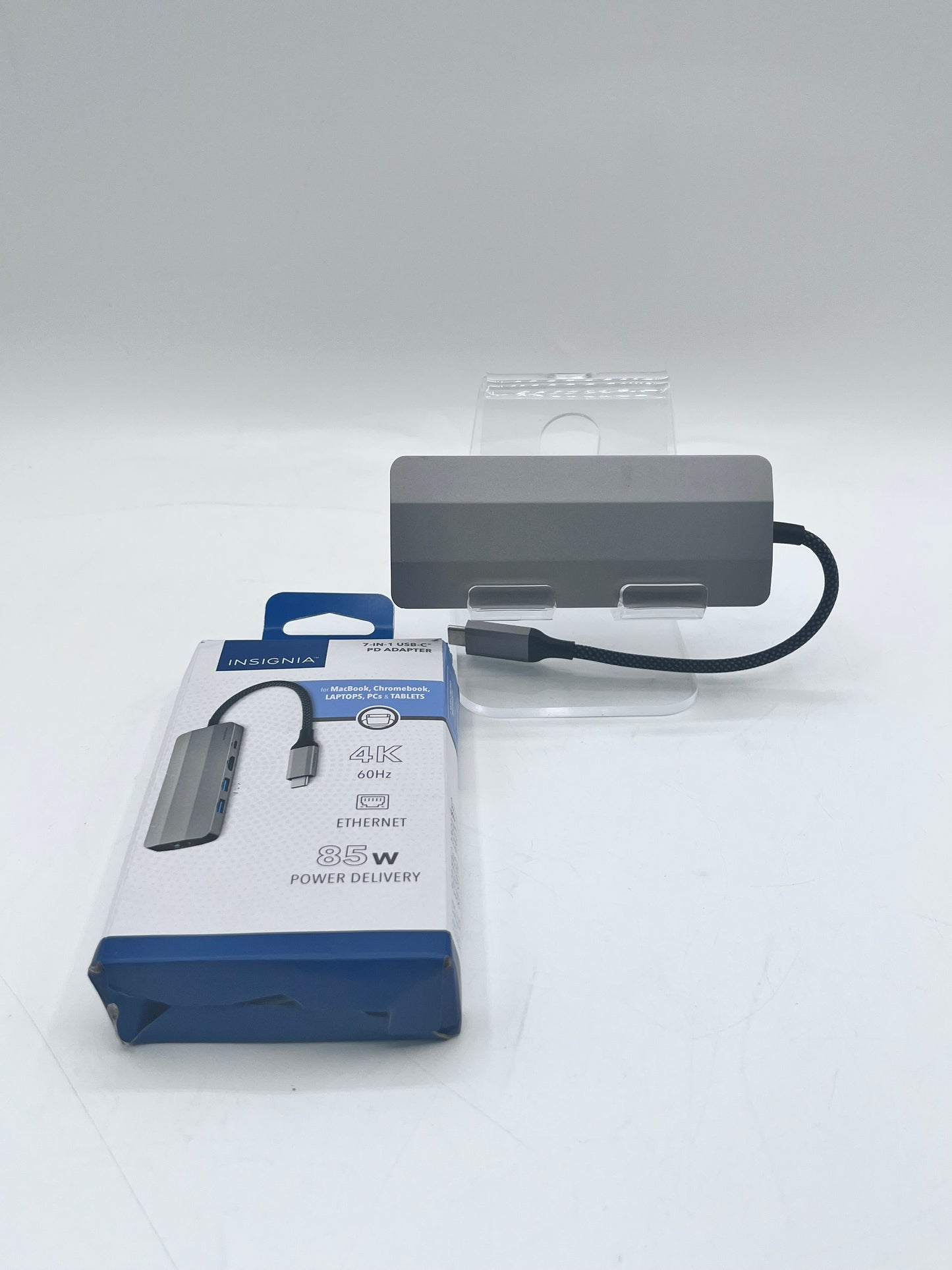 Insignia 7 in One USB Adapter - Silver