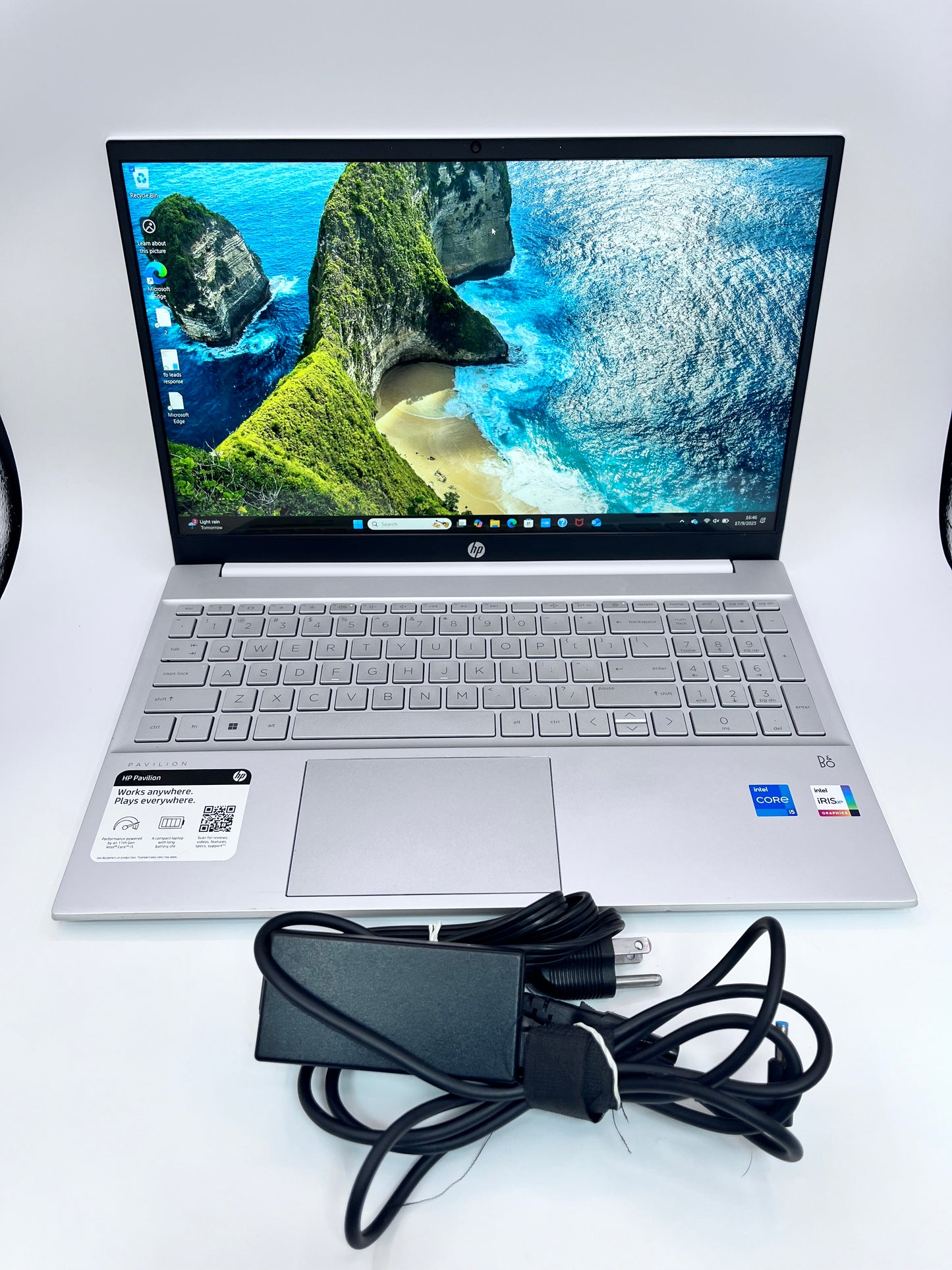HP 15eg-00032nr 15.6' Laptop core i5 1155G7 256GB - White