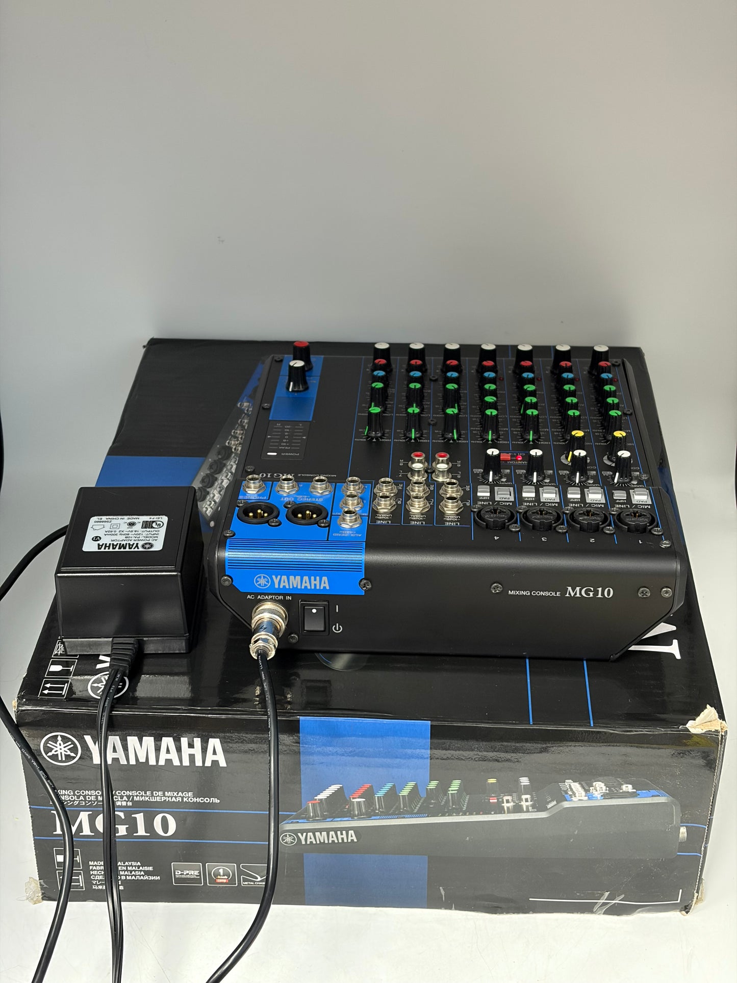 Yamaha MG10XU 10-Input Stereo Mixer with Effects - Black