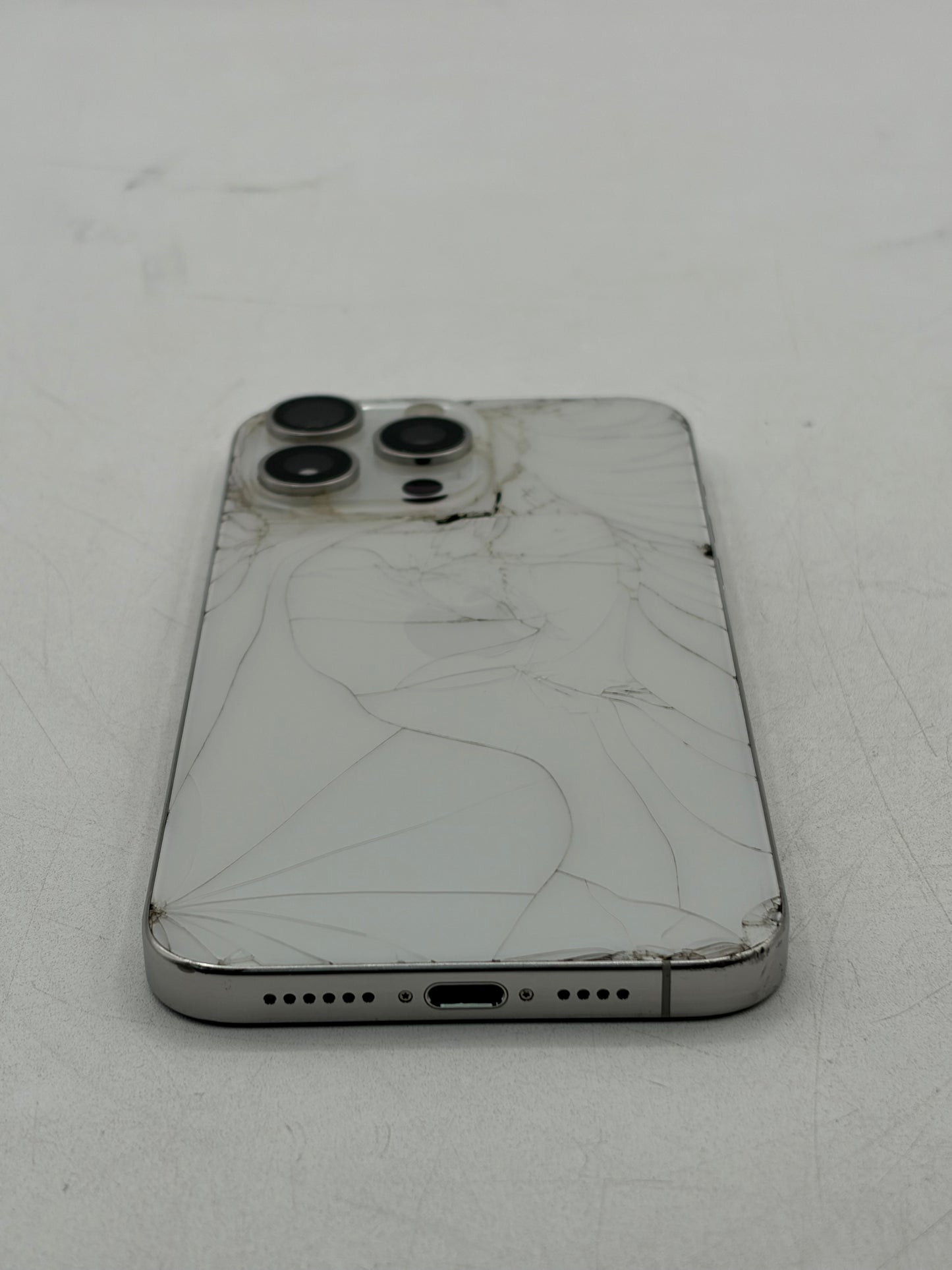 Unlocked Apple iPhone 15 Pro Max 256GB - Natural Titanium A2849 MU673LL/A 81% BH