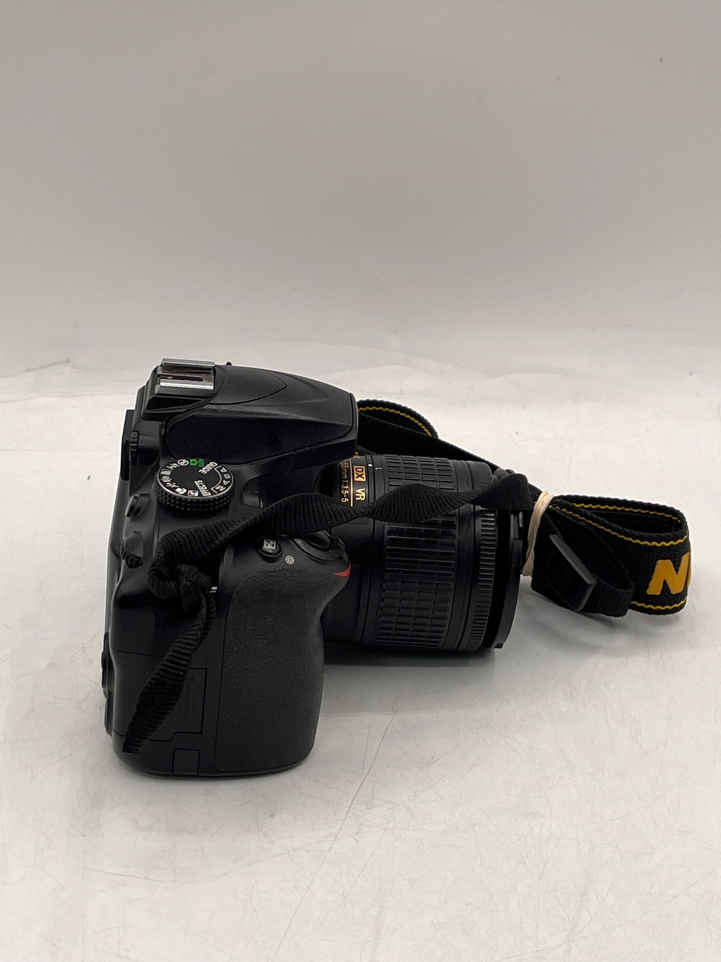 Nikon D3400 Digital Camera w/ 18-55mm 1:3.5-5.6G VR Lens - Black Tested Free Shipping