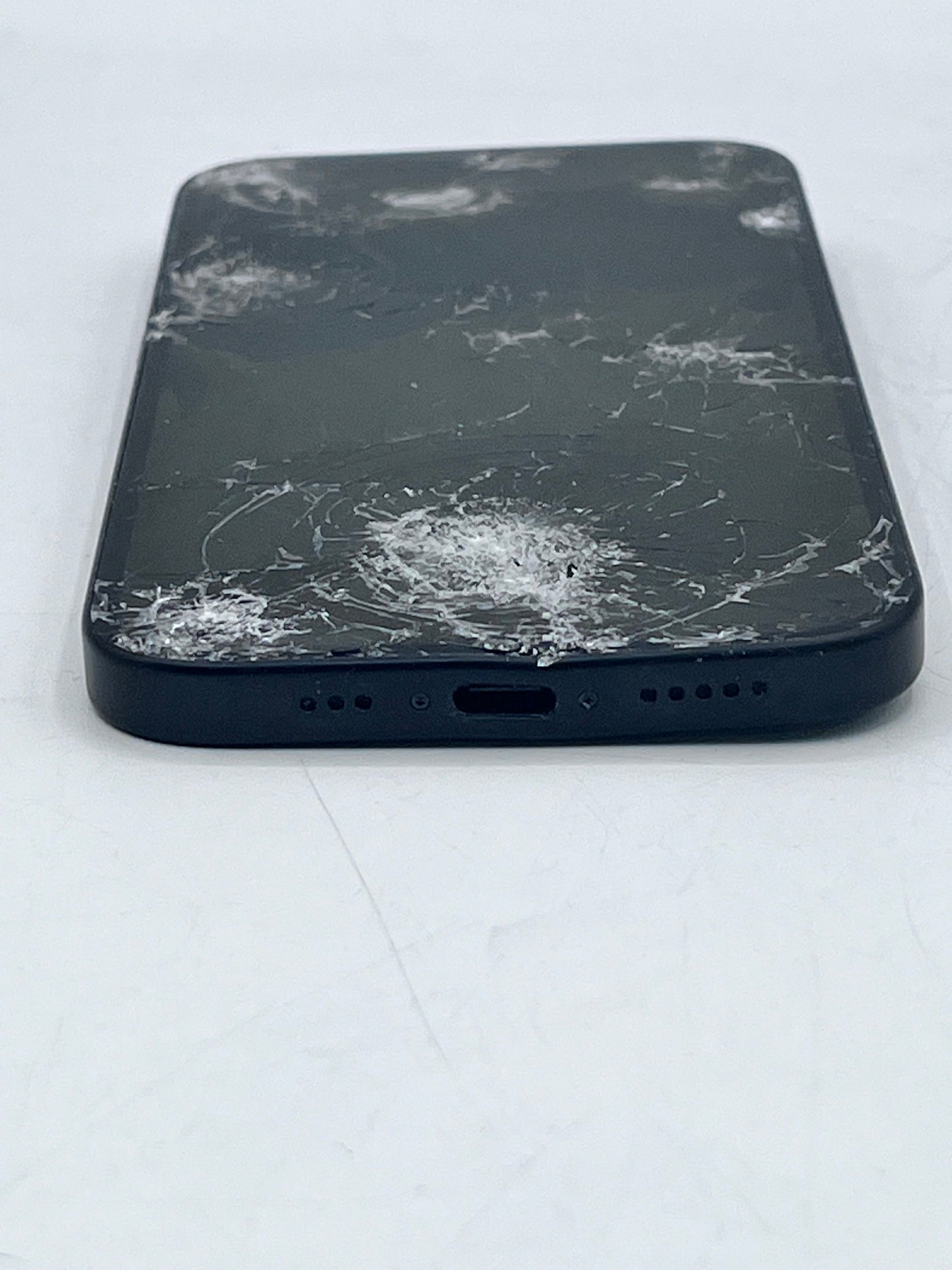 Apple iPhone 15 128GB A2846 MTPJ3LL/A Boost Only READ