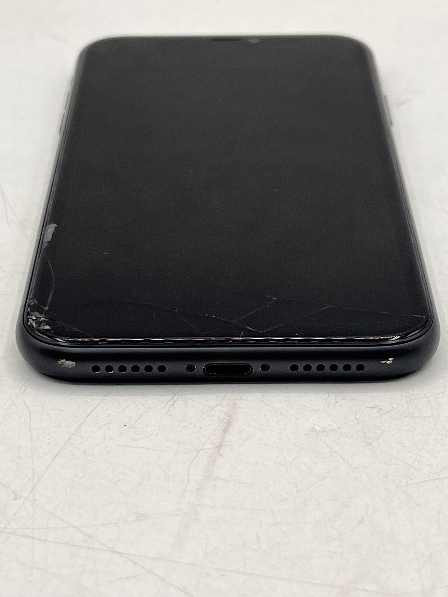 Unlocked Apple iPhone 11 64GB Black Broken Screen
