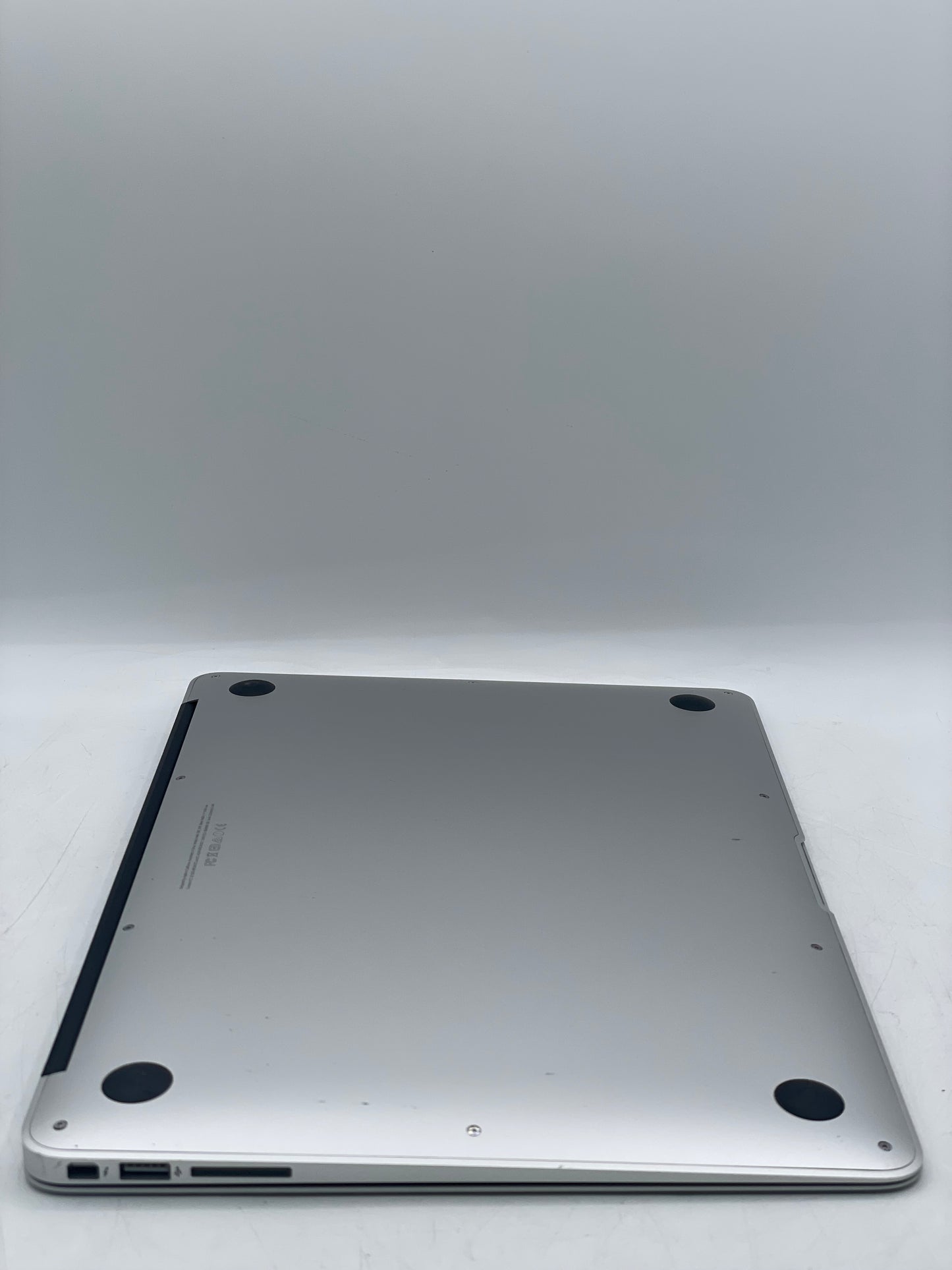Apple MacBook Air 13" A1466/ MQD32LL/A (2017) - Silver - READ