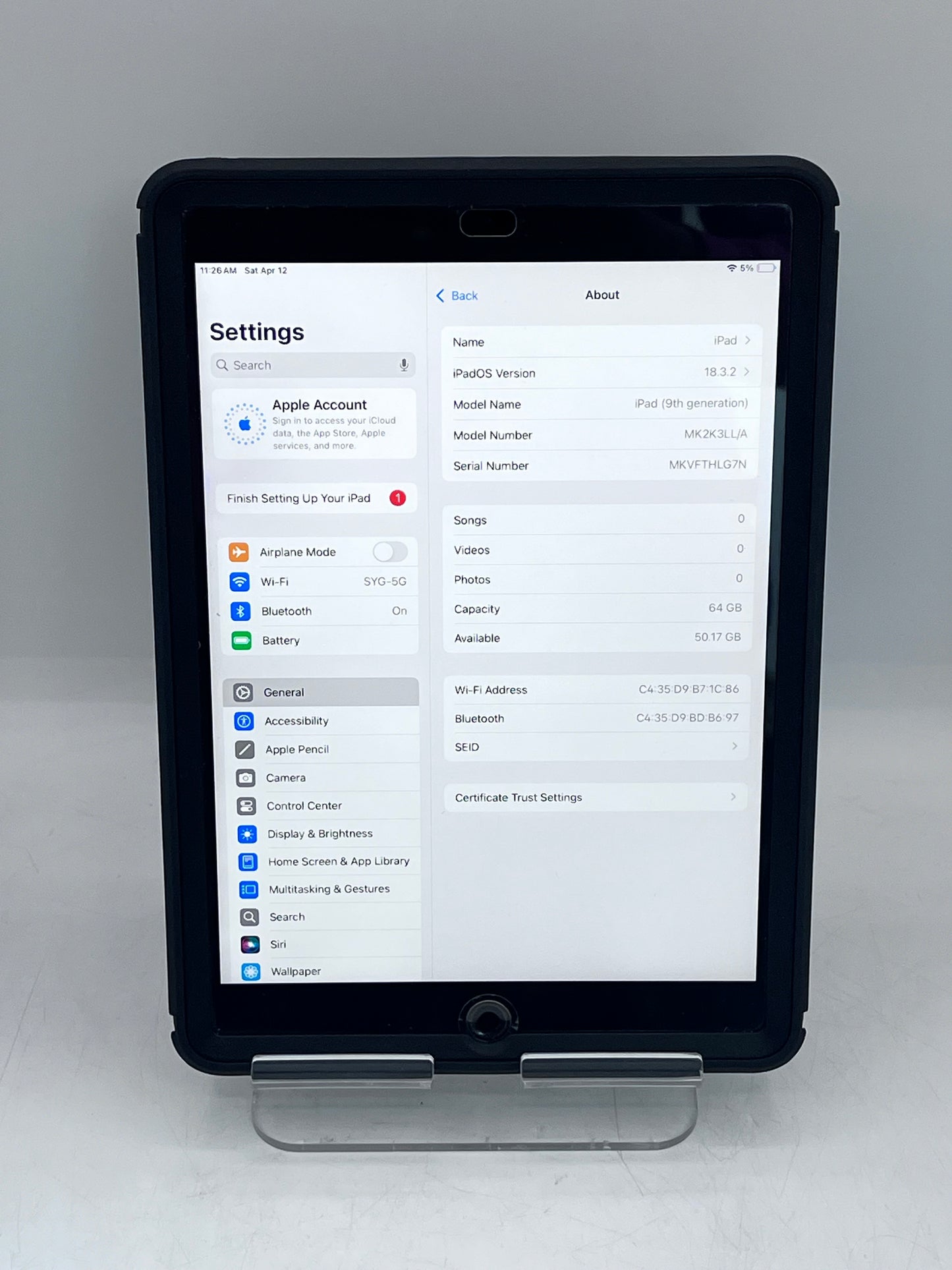 Apple iPad 9th Gen A2604 MK2K3LL/A 64GB Space Gray with Otterbox Case!