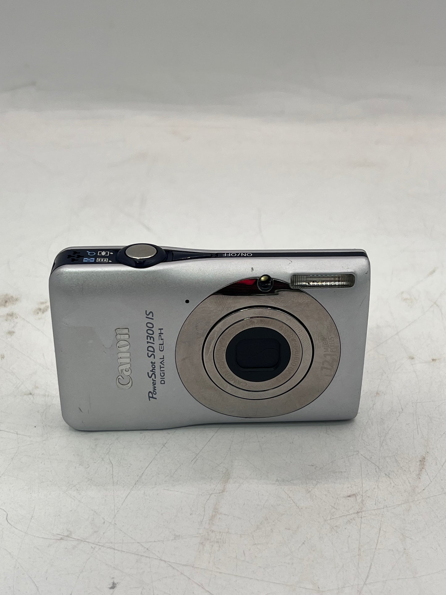 Canon PowerShot SD1300 IS Digital Camera - Silver