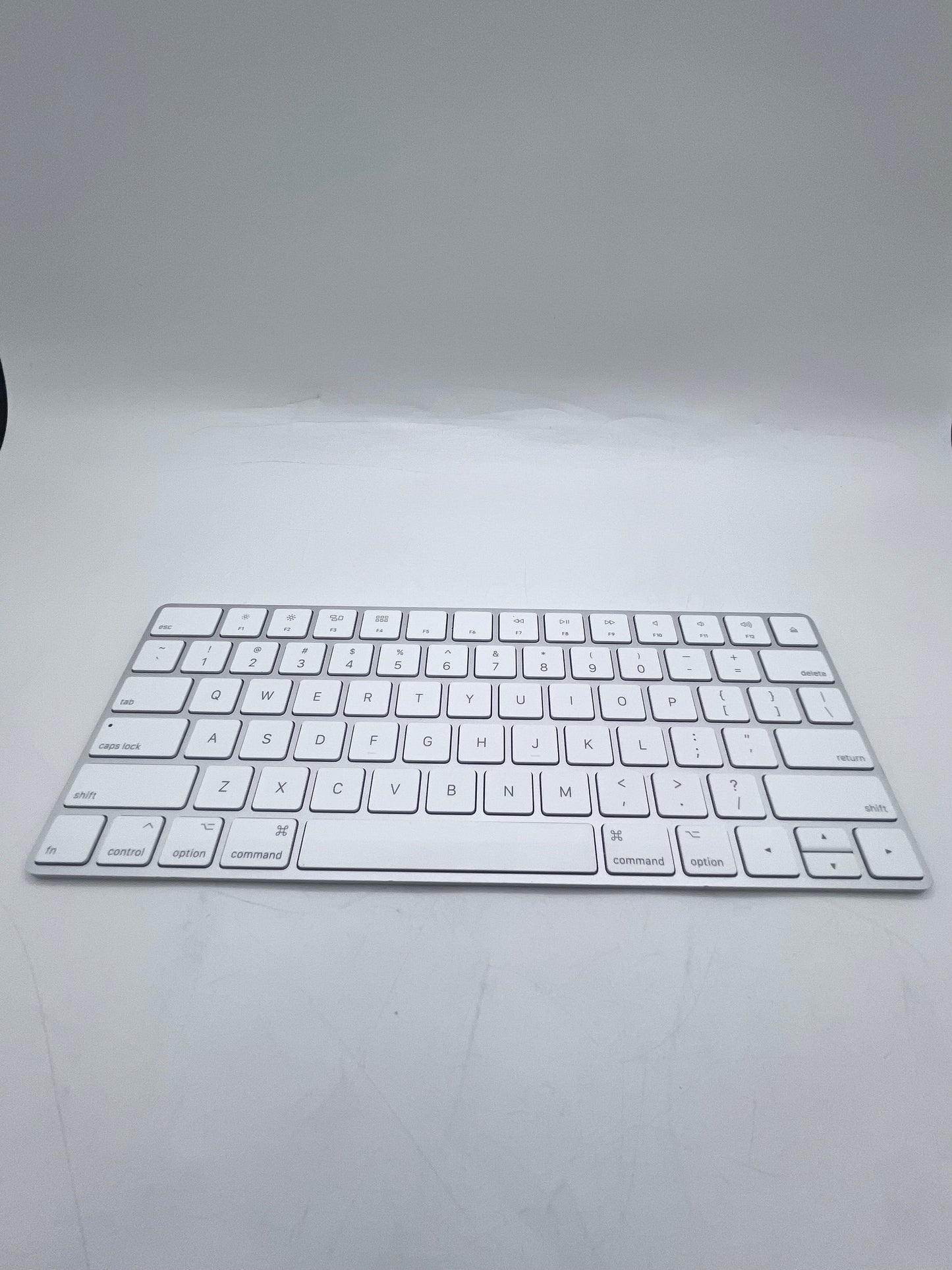 Apple Wireless Magic Keyboard 2 A1644 MLA22LL/A White