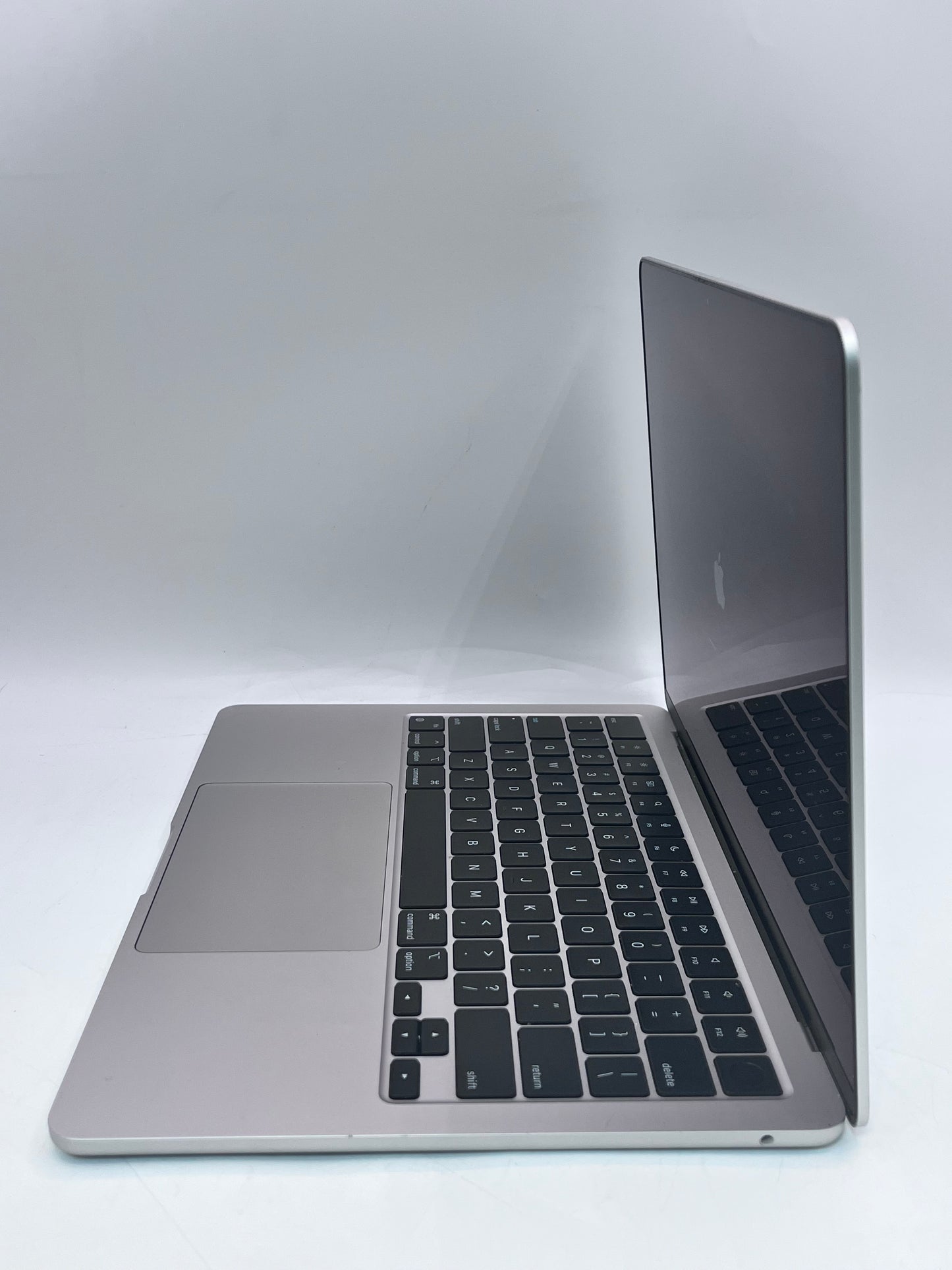 2022 Apple MacBook Air 13" M2 A2681 8C CPU 8C GPU 8GB 256GB Starlight 95CC