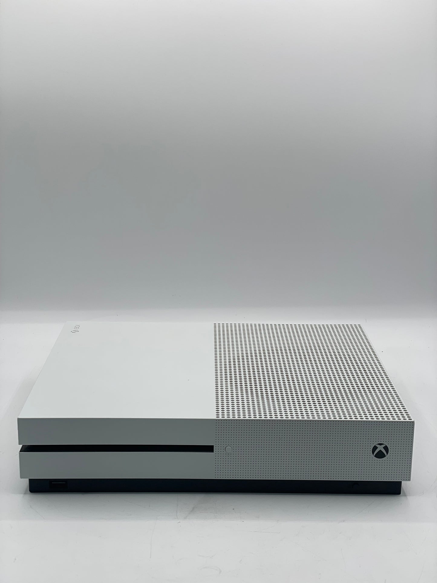 Microsoft Xbox One S 2016 (Model: 1681) - 500GB - Used - White