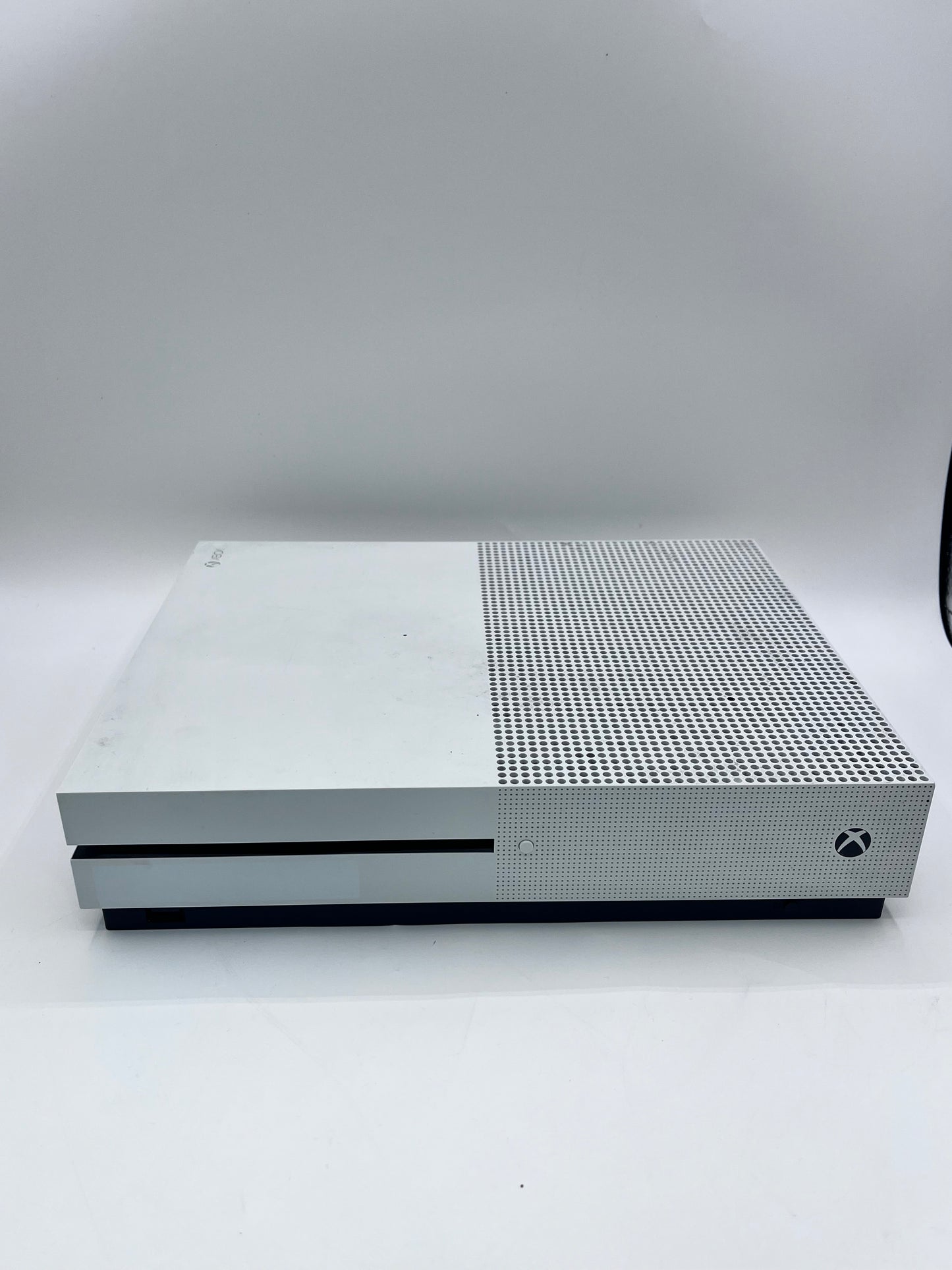 Microsoft Xbox One S Series Model 1681 Console w/ controllers and cords Tested