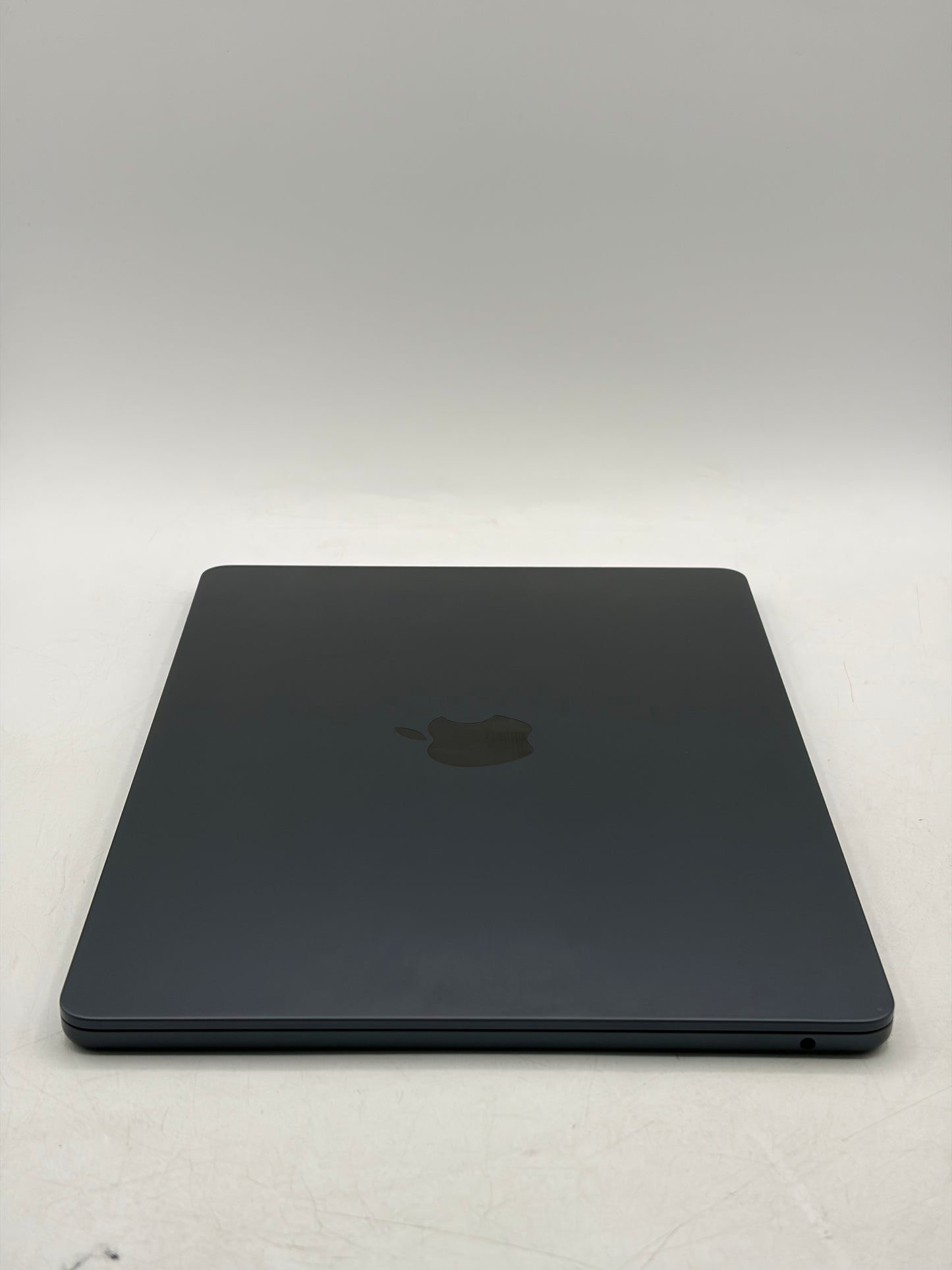 2022 Apple MacBook Air 13.3" 8C M2 8C GPU A2681 16GB 256GB 32 Cycle Count MIDNGT