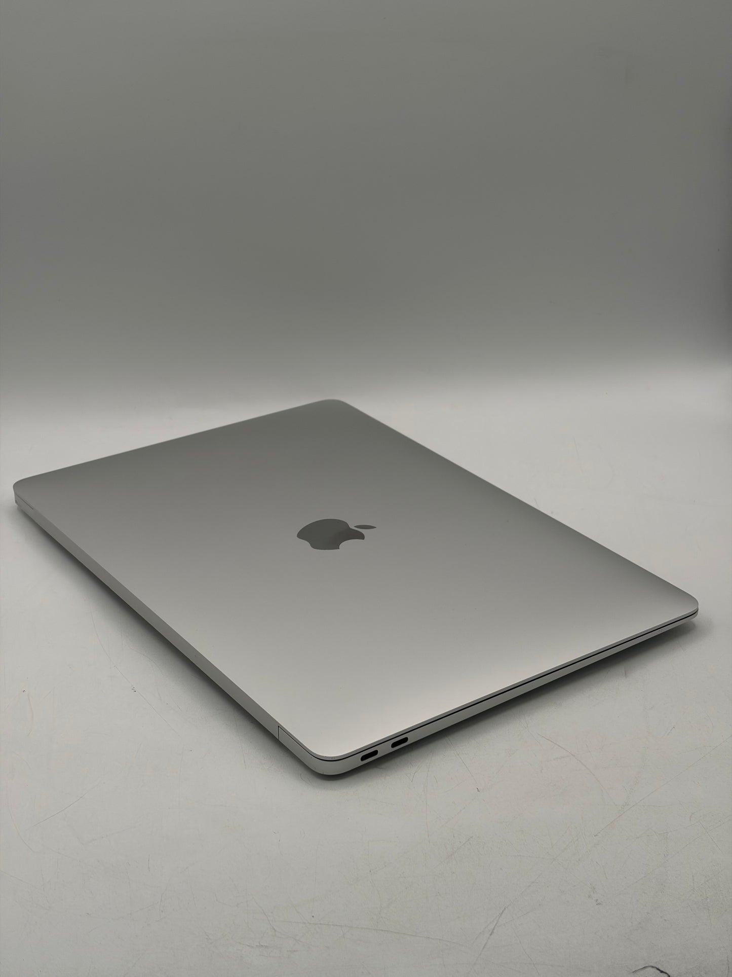 2020 Apple MacBook Air 13" A2337 M1 8C CPU 7C GPU 8GB RAM 256GB SSD - Silver