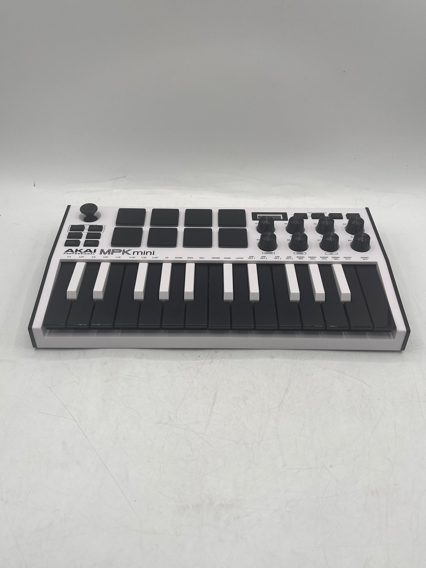 Akai Professional MPK Mini MK3 MIDI Controller Keyboard 25 Keys w/ Cable